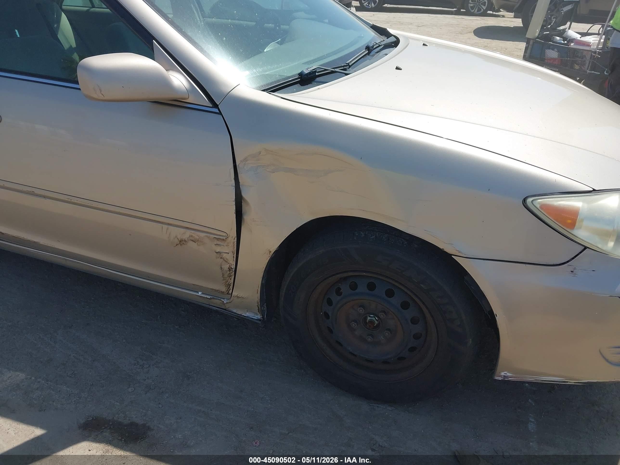 2005 Toyota Camry Le Champagne vin: 4T1BE32K95U032628