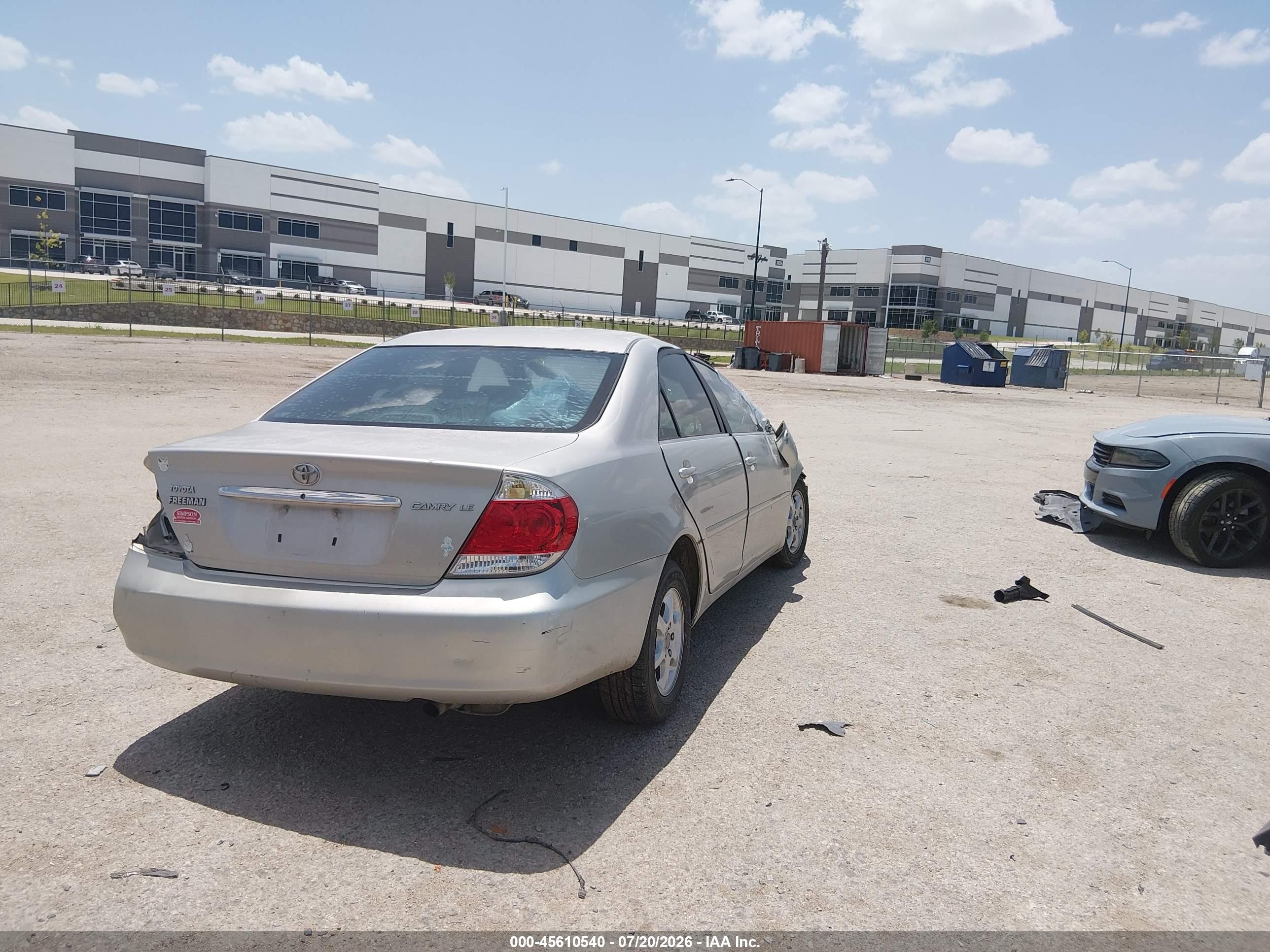 2005 Toyota Camry Le Silver vin: 4T1BE32K95U040065