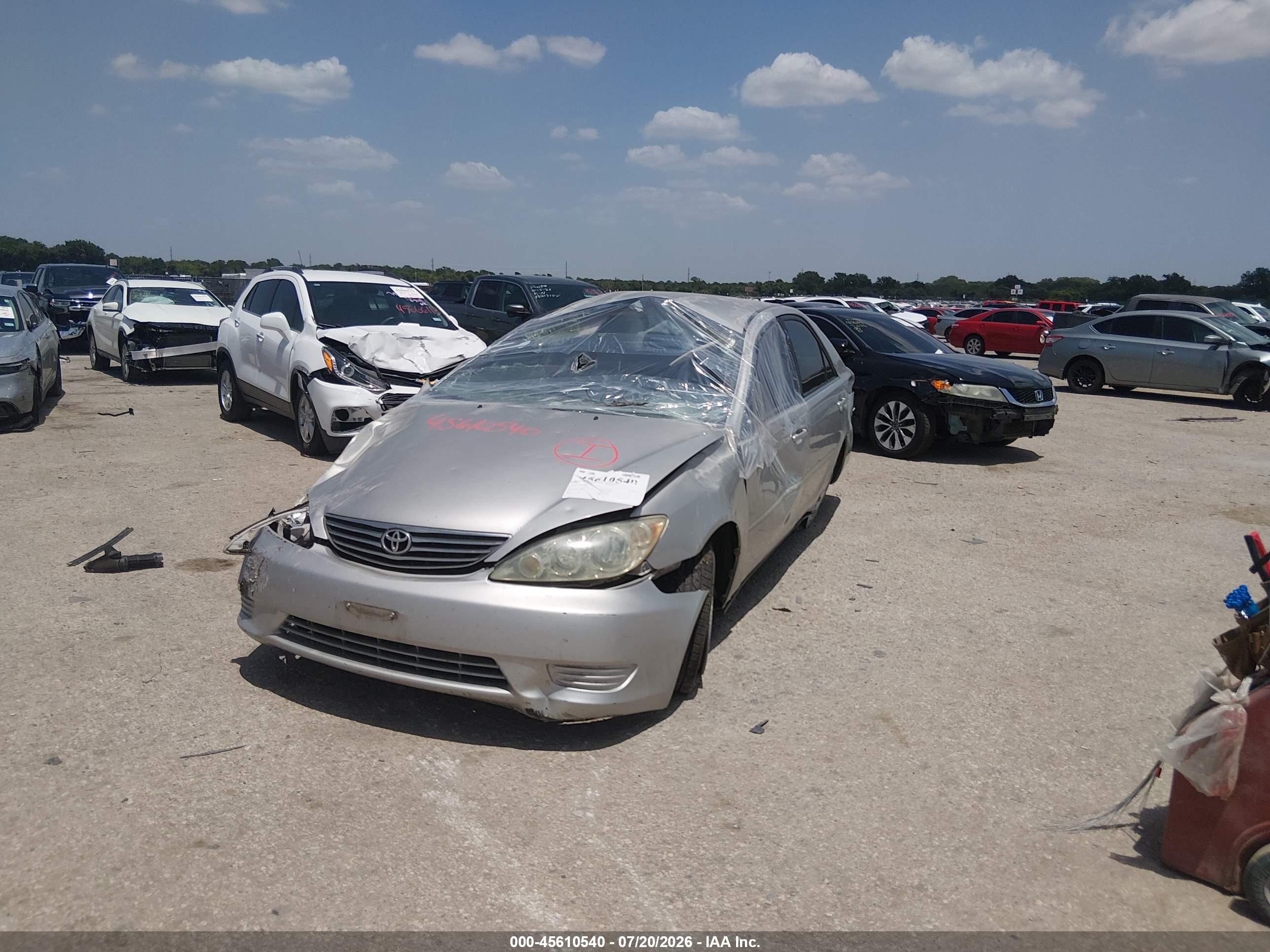 2005 Toyota Camry Le Silver vin: 4T1BE32K95U040065
