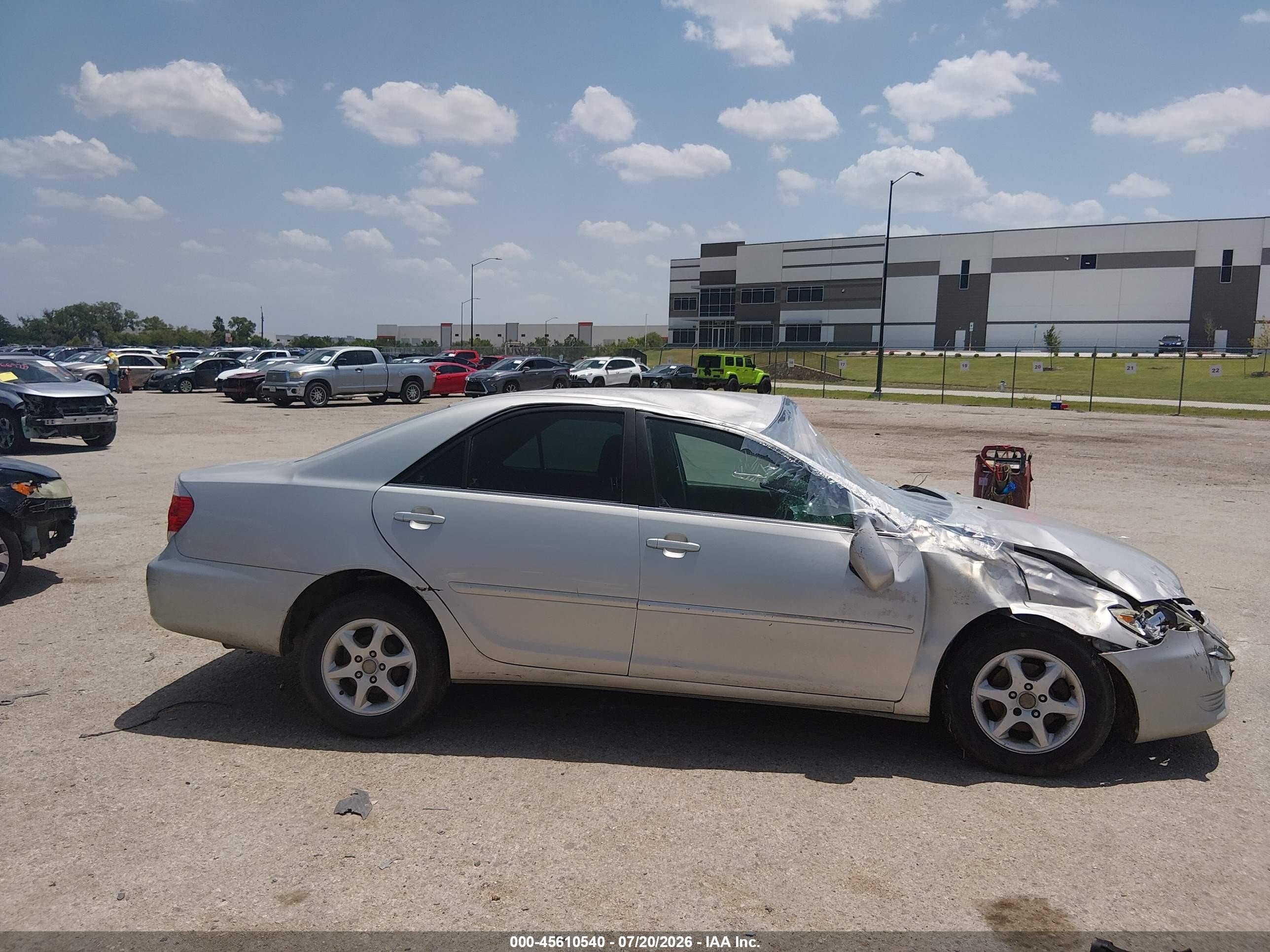 2005 Toyota Camry Le Silver vin: 4T1BE32K95U040065