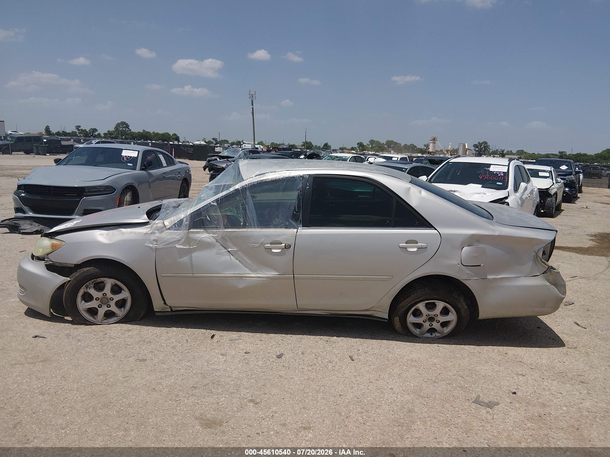 2005 Toyota Camry Le Silver vin: 4T1BE32K95U040065