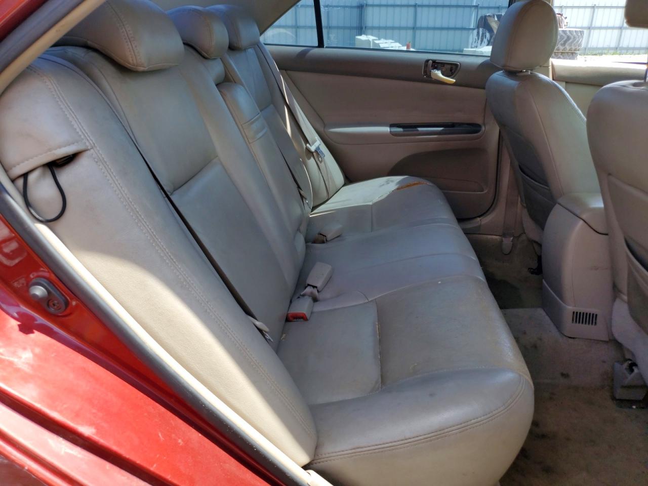 2005 Toyota Camry Le Red vin: 4T1BE32K95U061126