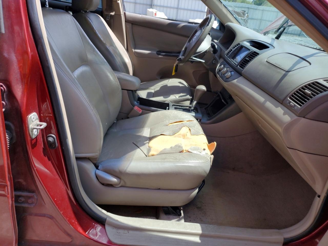 2005 Toyota Camry Le Red vin: 4T1BE32K95U061126