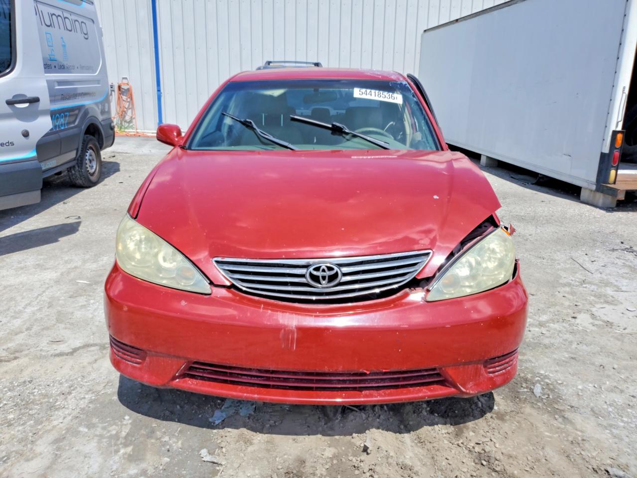 2005 Toyota Camry Le Red vin: 4T1BE32K95U061126