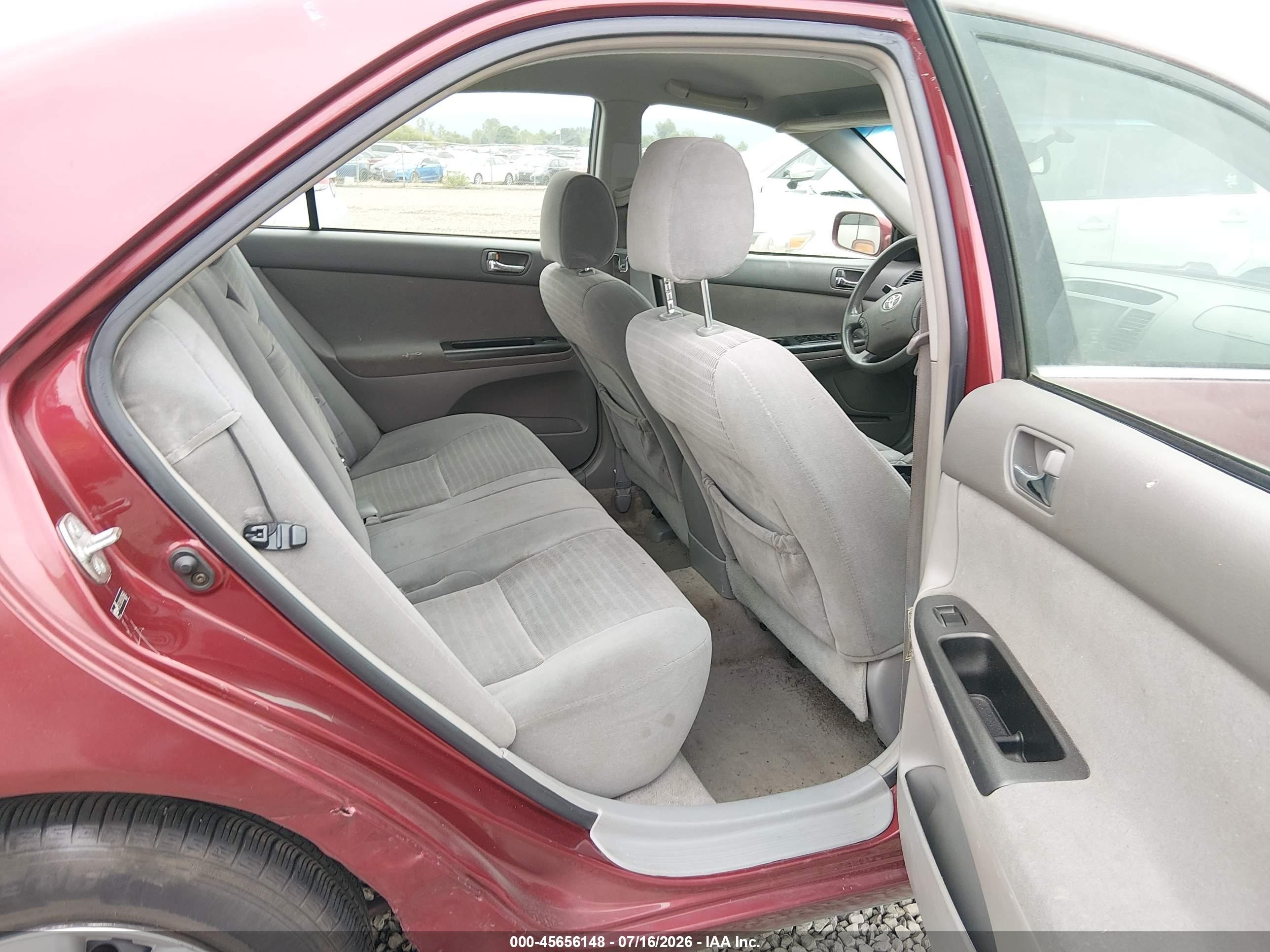 2005 Toyota Camry Le Red vin: 4T1BE32K95U070683