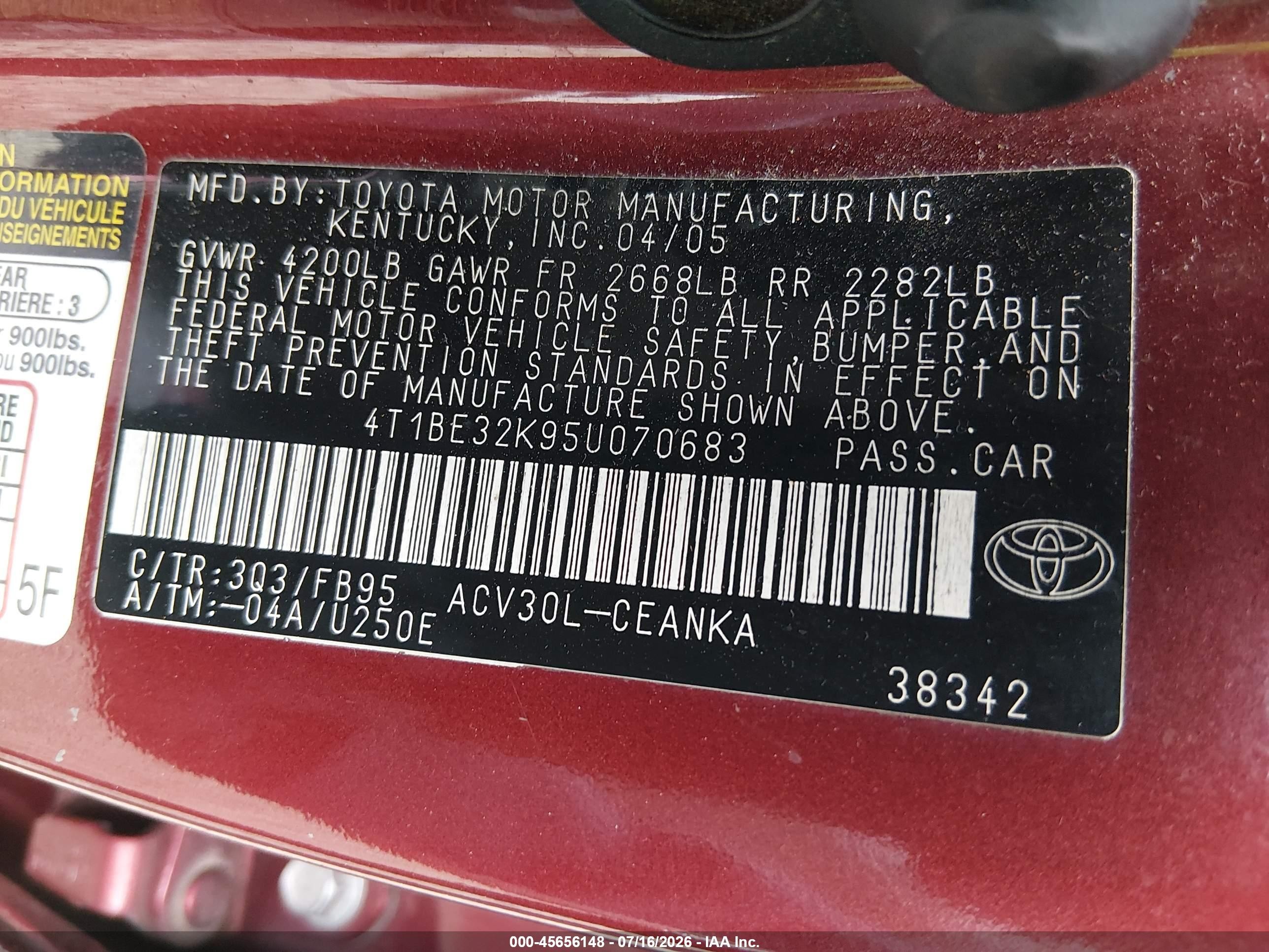 2005 Toyota Camry Le Red vin: 4T1BE32K95U070683