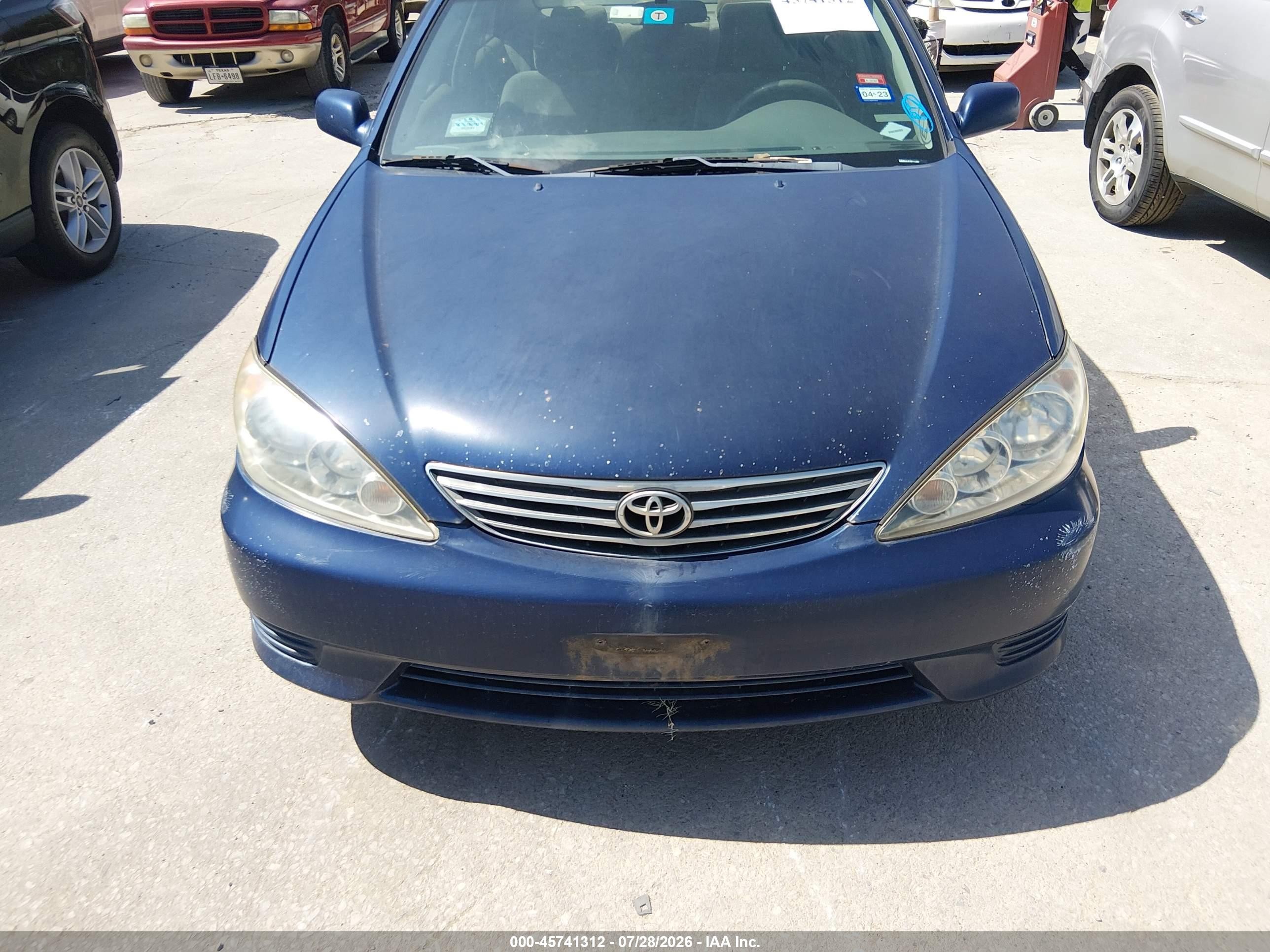 2005 Toyota Camry Le Blue vin: 4T1BE32K95U074894