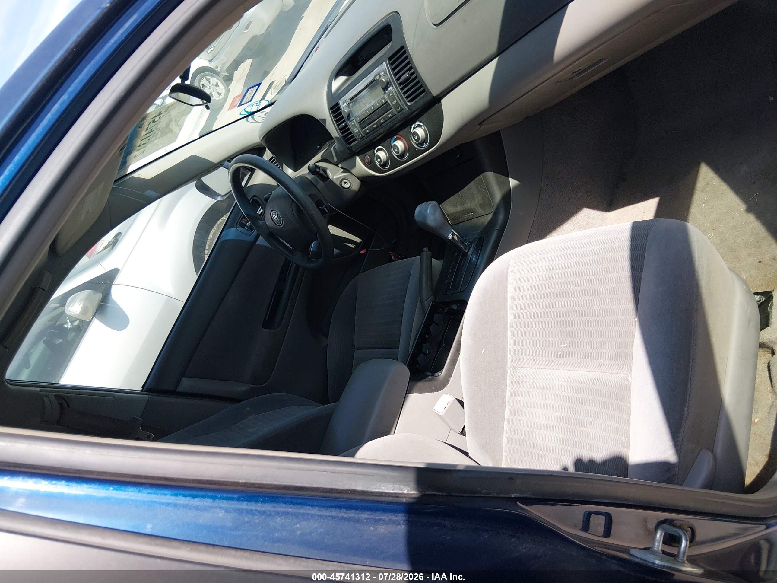 2005 Toyota Camry Le Blue vin: 4T1BE32K95U074894