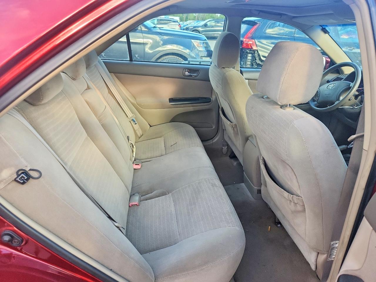 2005 Toyota Camry Le Red vin: 4T1BE32K95U078587