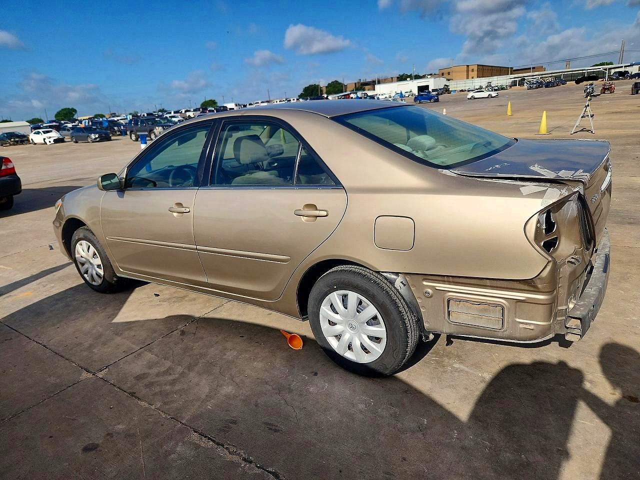 2005 Toyota Camry Le Бежевый vin: 4T1BE32K95U083336