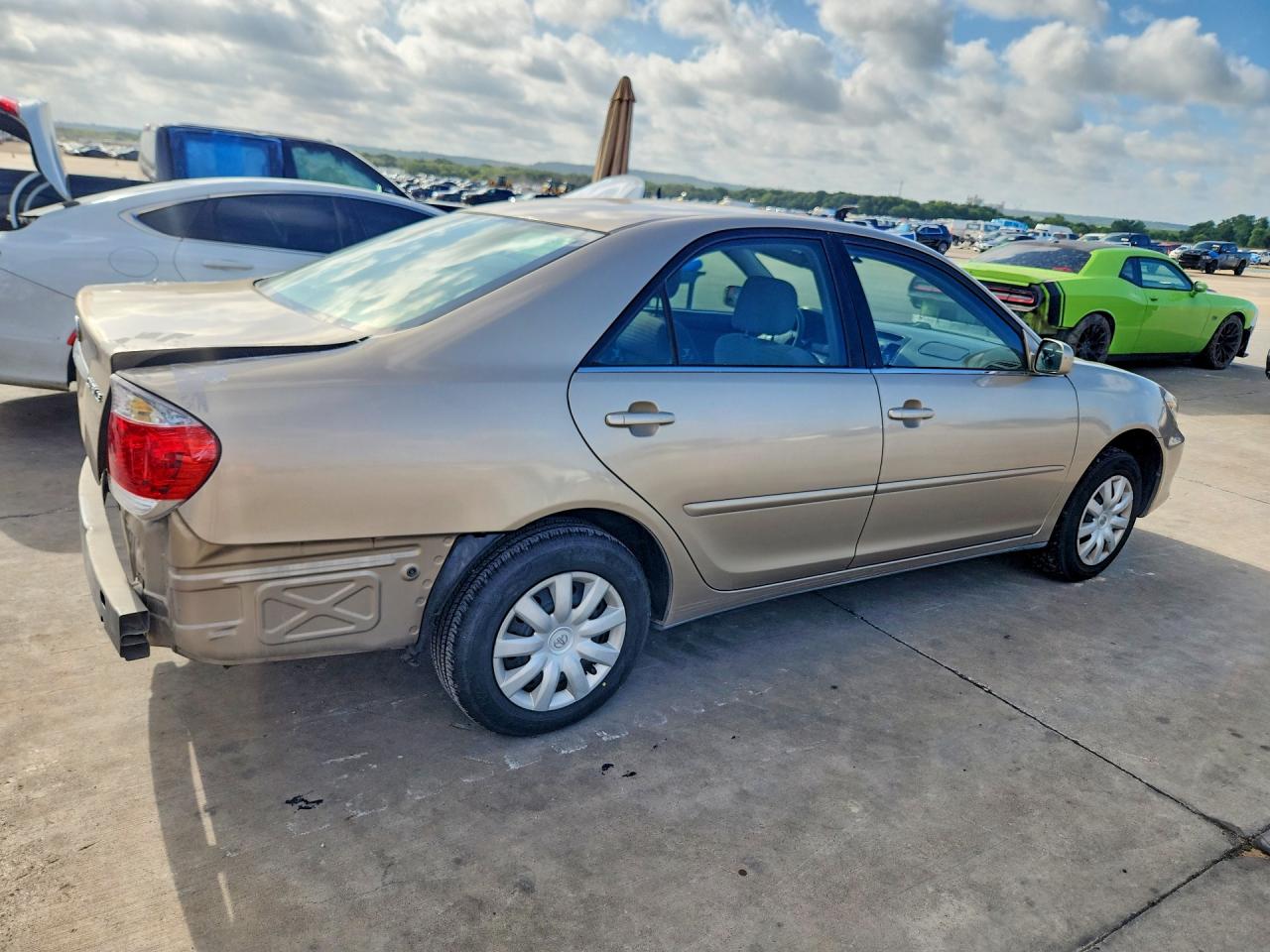 2005 Toyota Camry Le Бежевый vin: 4T1BE32K95U083336