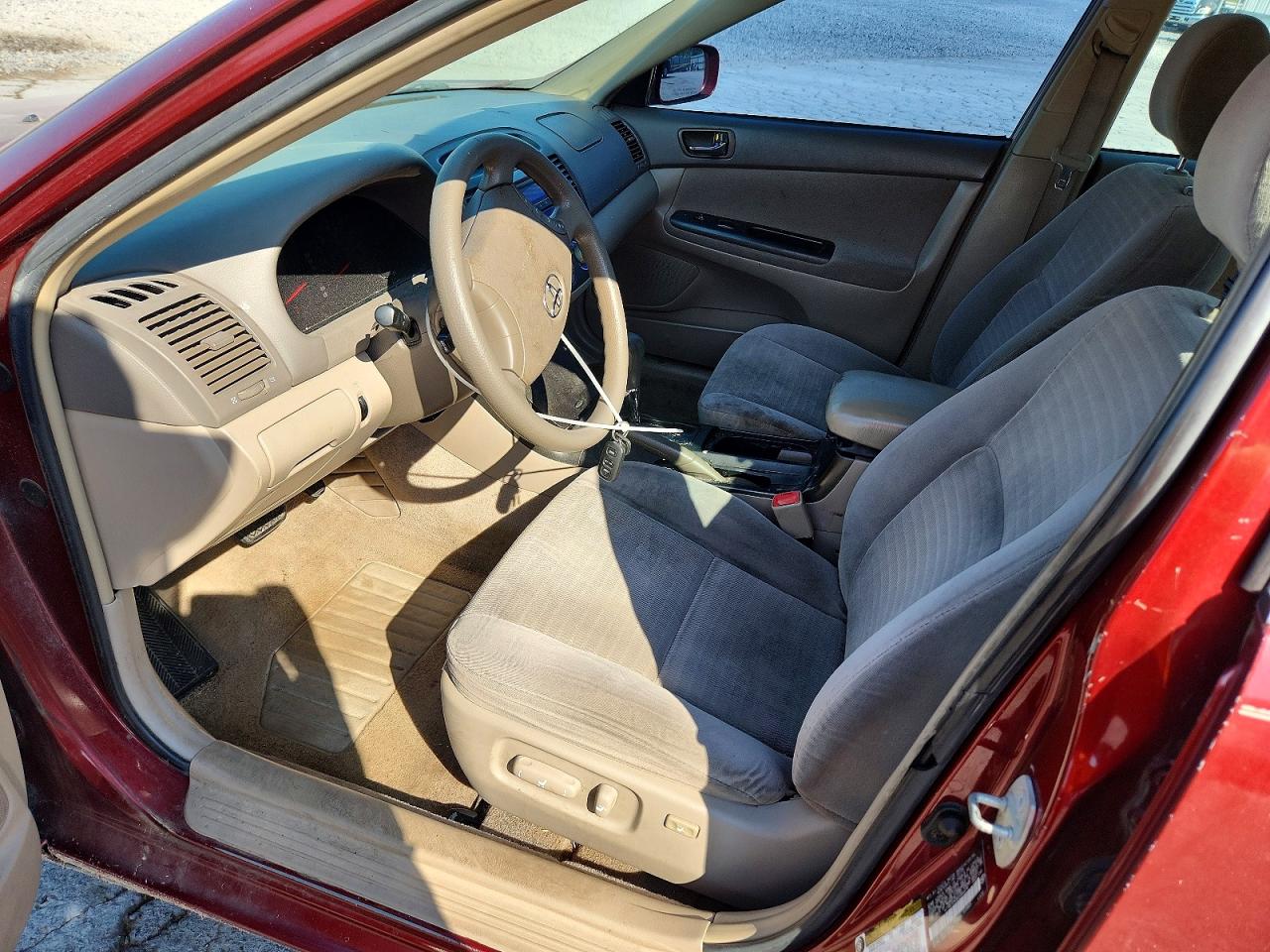 2005 Toyota Camry Le Burgundy vin: 4T1BE32K95U095079