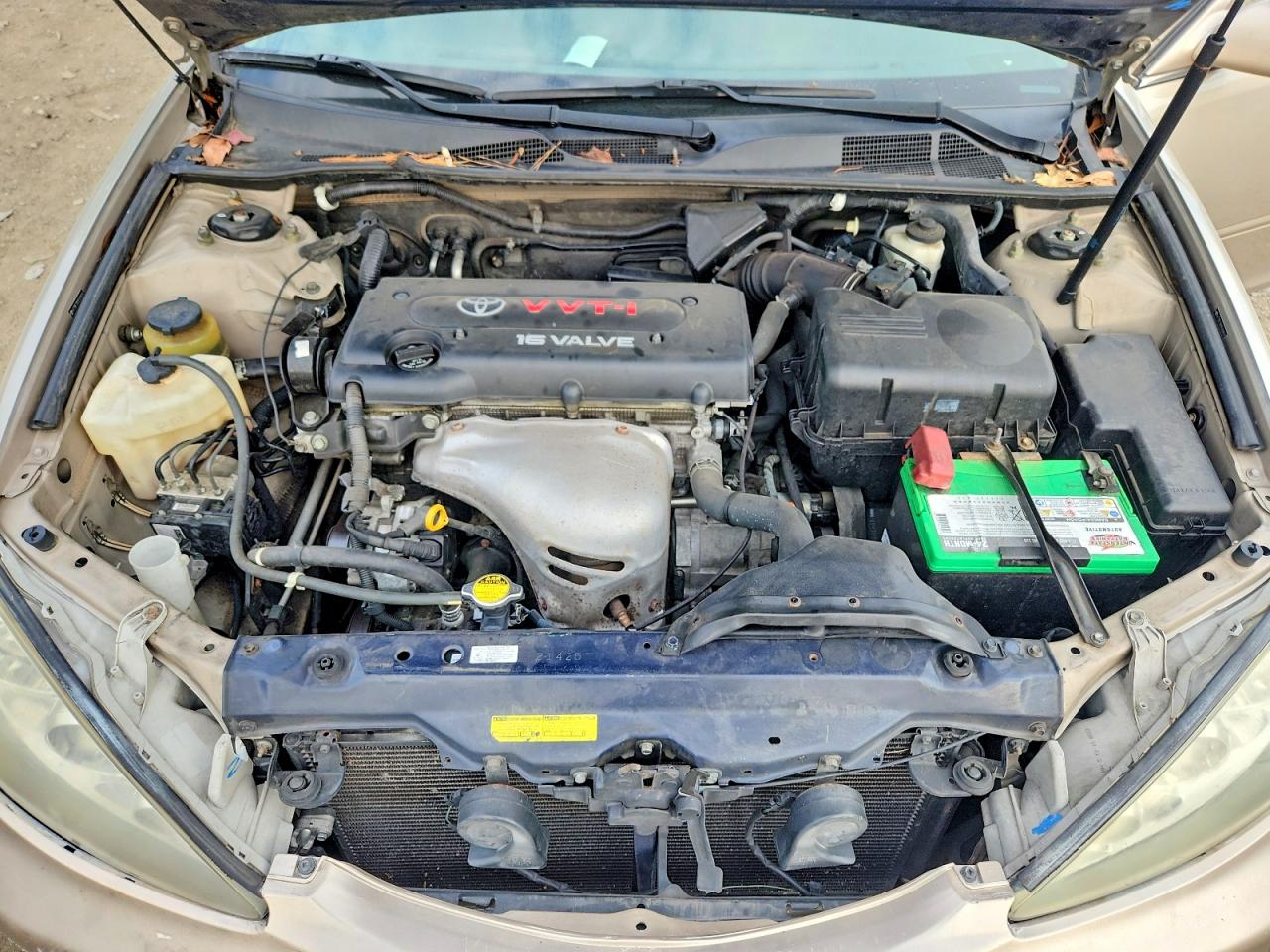 2005 Toyota Camry Le Tan vin: 4T1BE32K95U096040