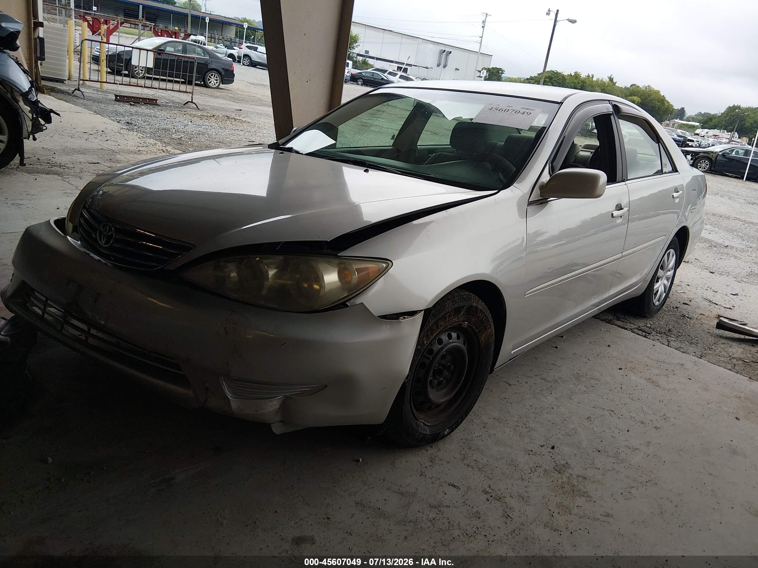 2005 Toyota Camry Le Silver vin: 4T1BE32K95U402878