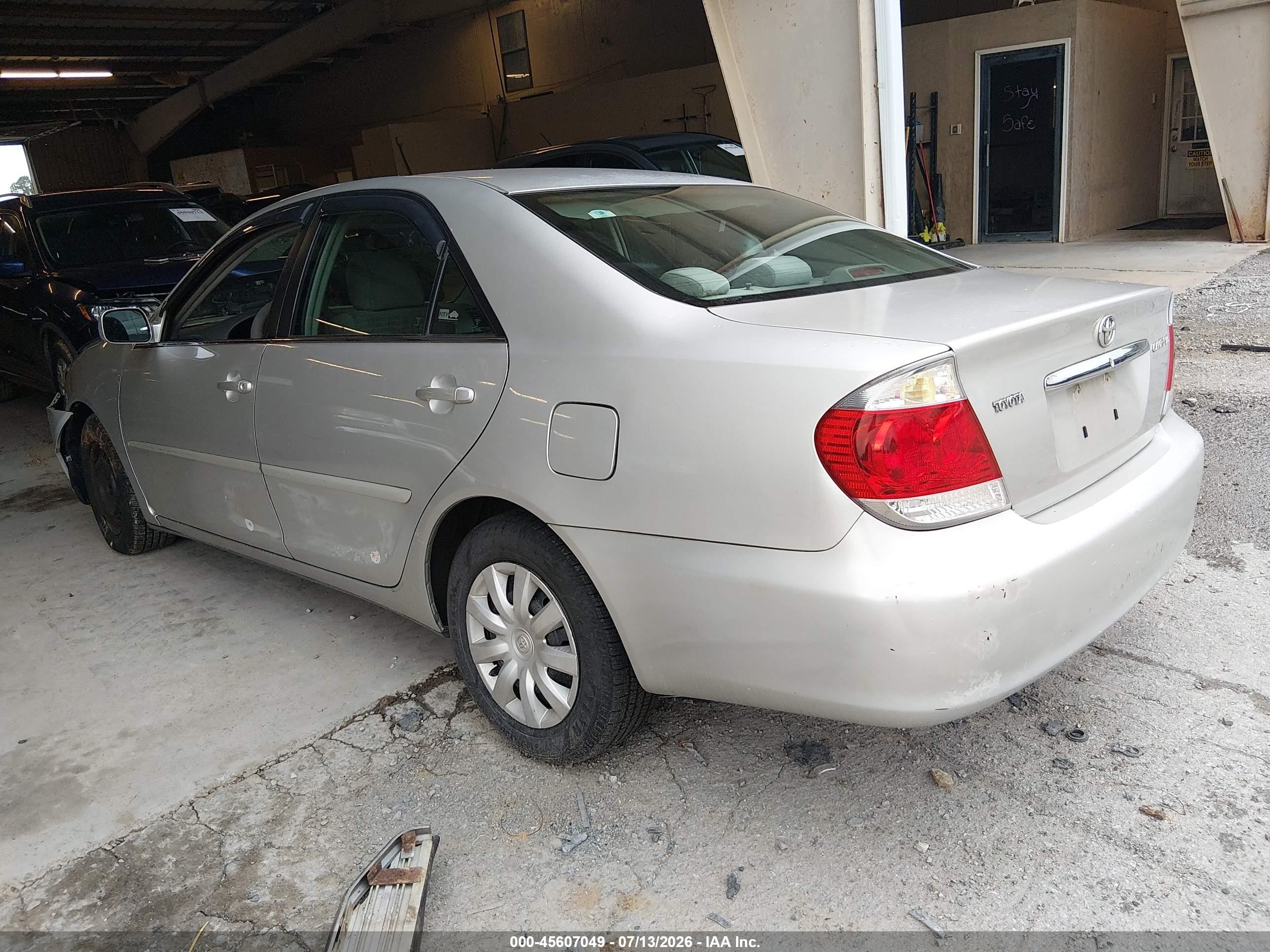 2005 Toyota Camry Le Silver vin: 4T1BE32K95U402878
