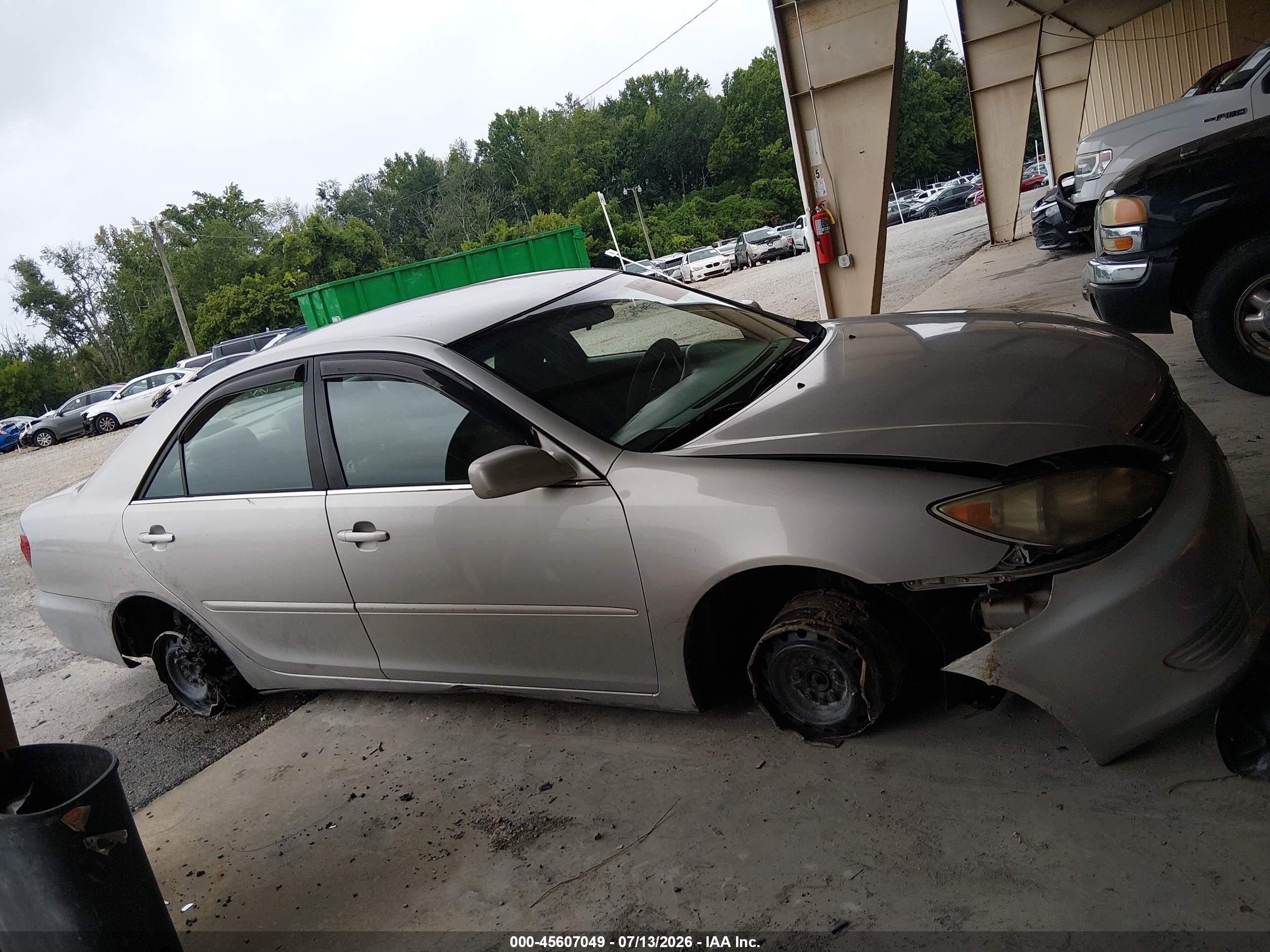 2005 Toyota Camry Le Silver vin: 4T1BE32K95U402878