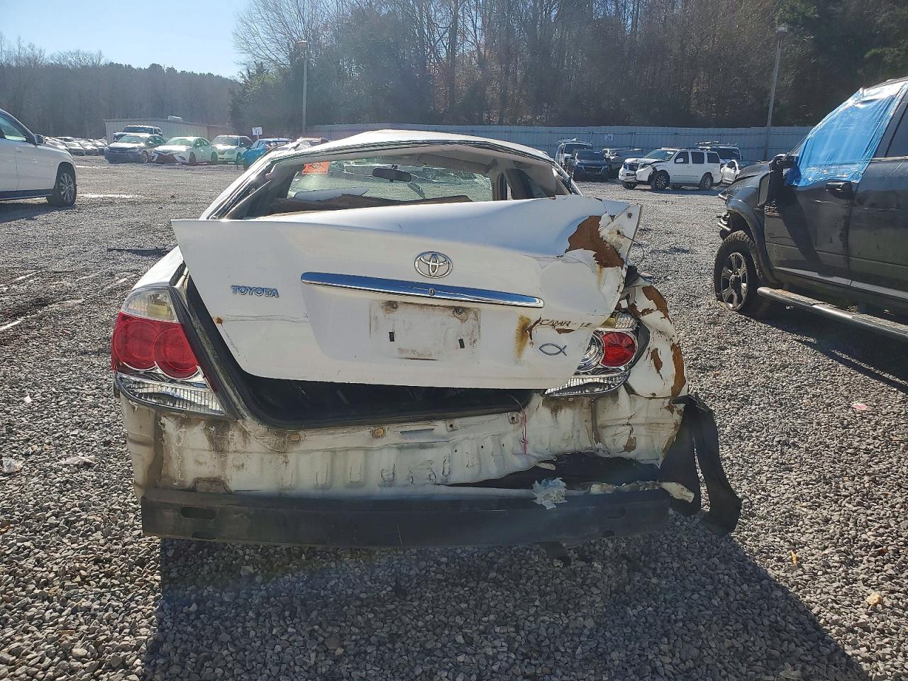 2005 Toyota Camry Le White vin: 4T1BE32K95U411287