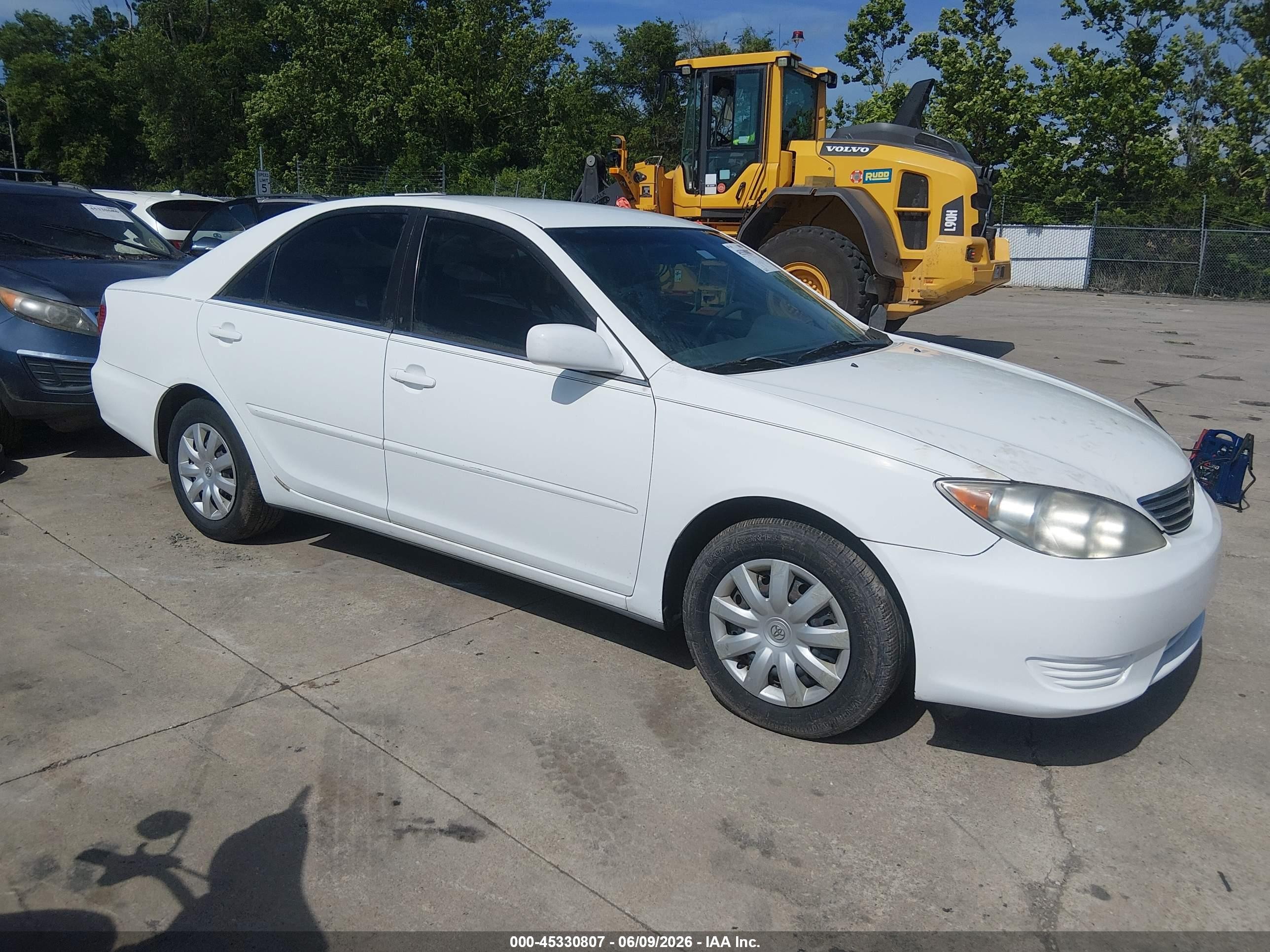 2005 Toyota Camry Le White vin: 4T1BE32K95U428154