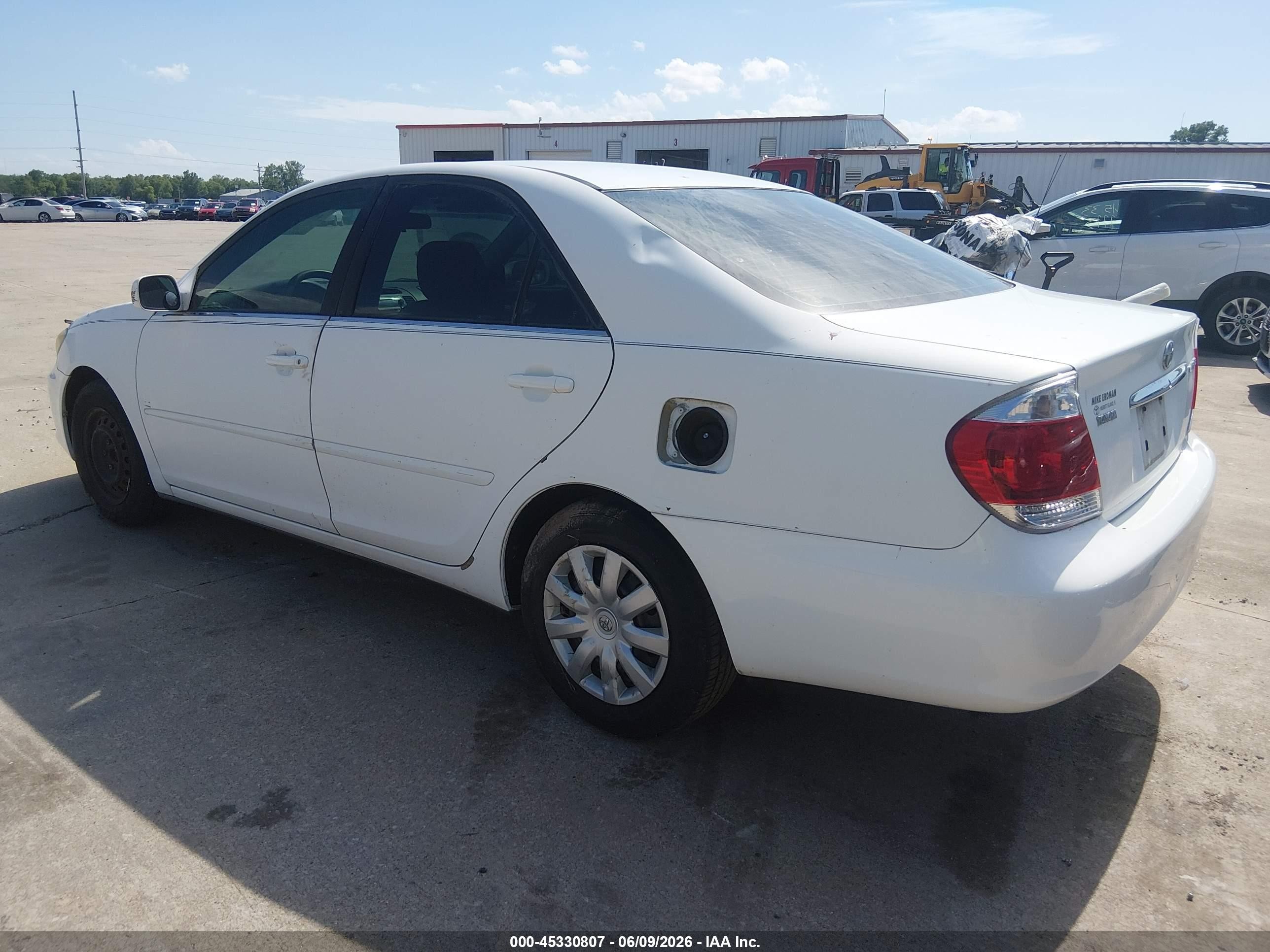 2005 Toyota Camry Le White vin: 4T1BE32K95U428154