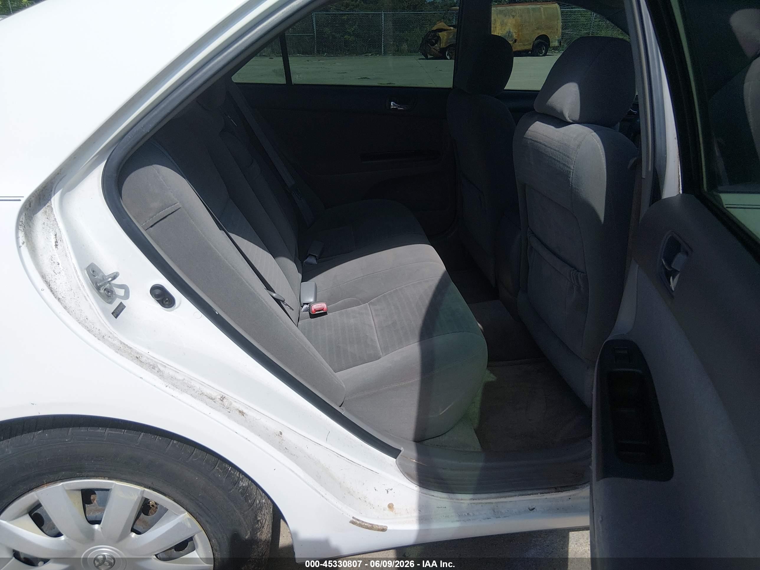 2005 Toyota Camry Le White vin: 4T1BE32K95U428154