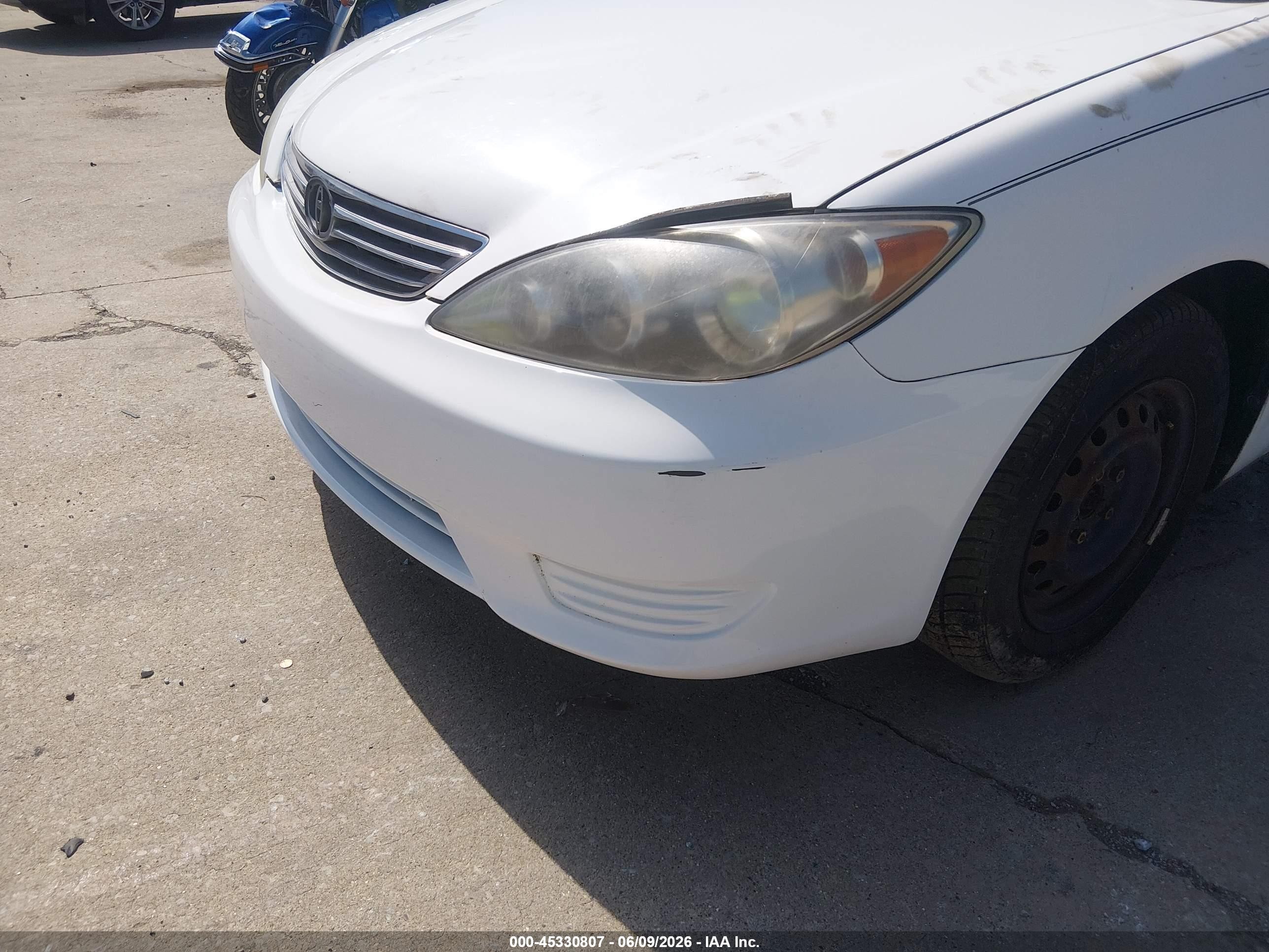 2005 Toyota Camry Le White vin: 4T1BE32K95U428154