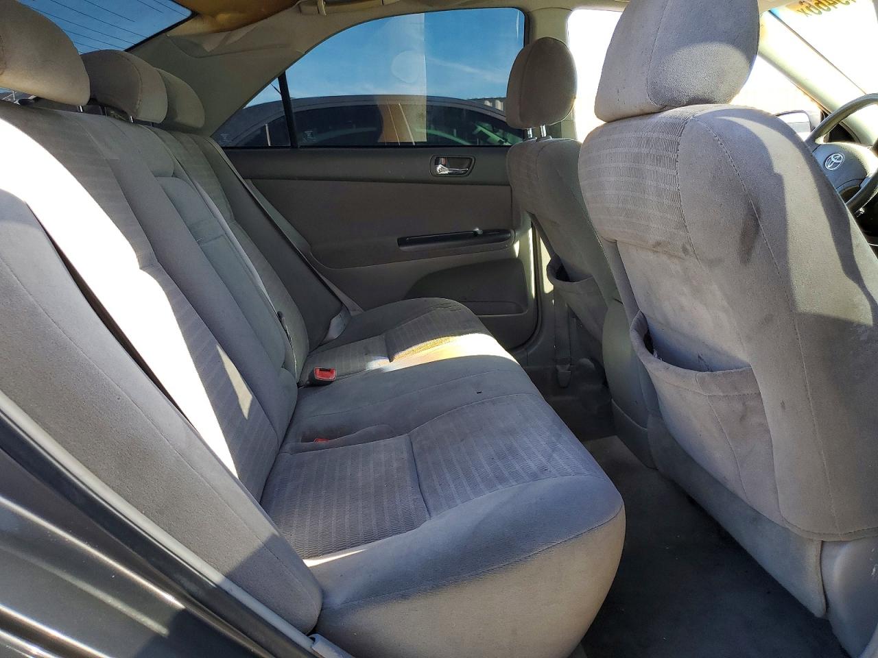 2005 Toyota Camry Le Gray vin: 4T1BE32K95U510255