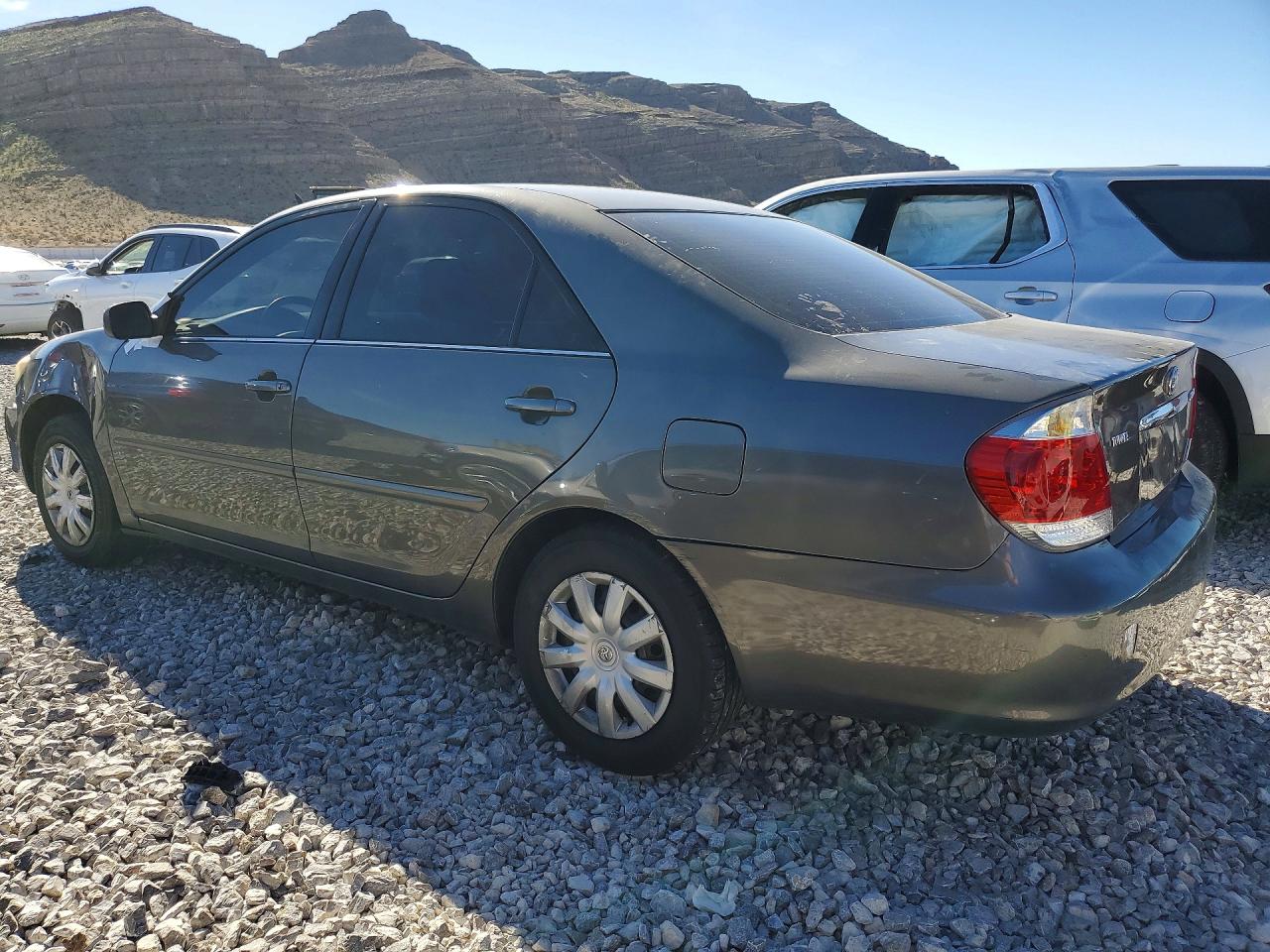 2005 Toyota Camry Le Gray vin: 4T1BE32K95U510255