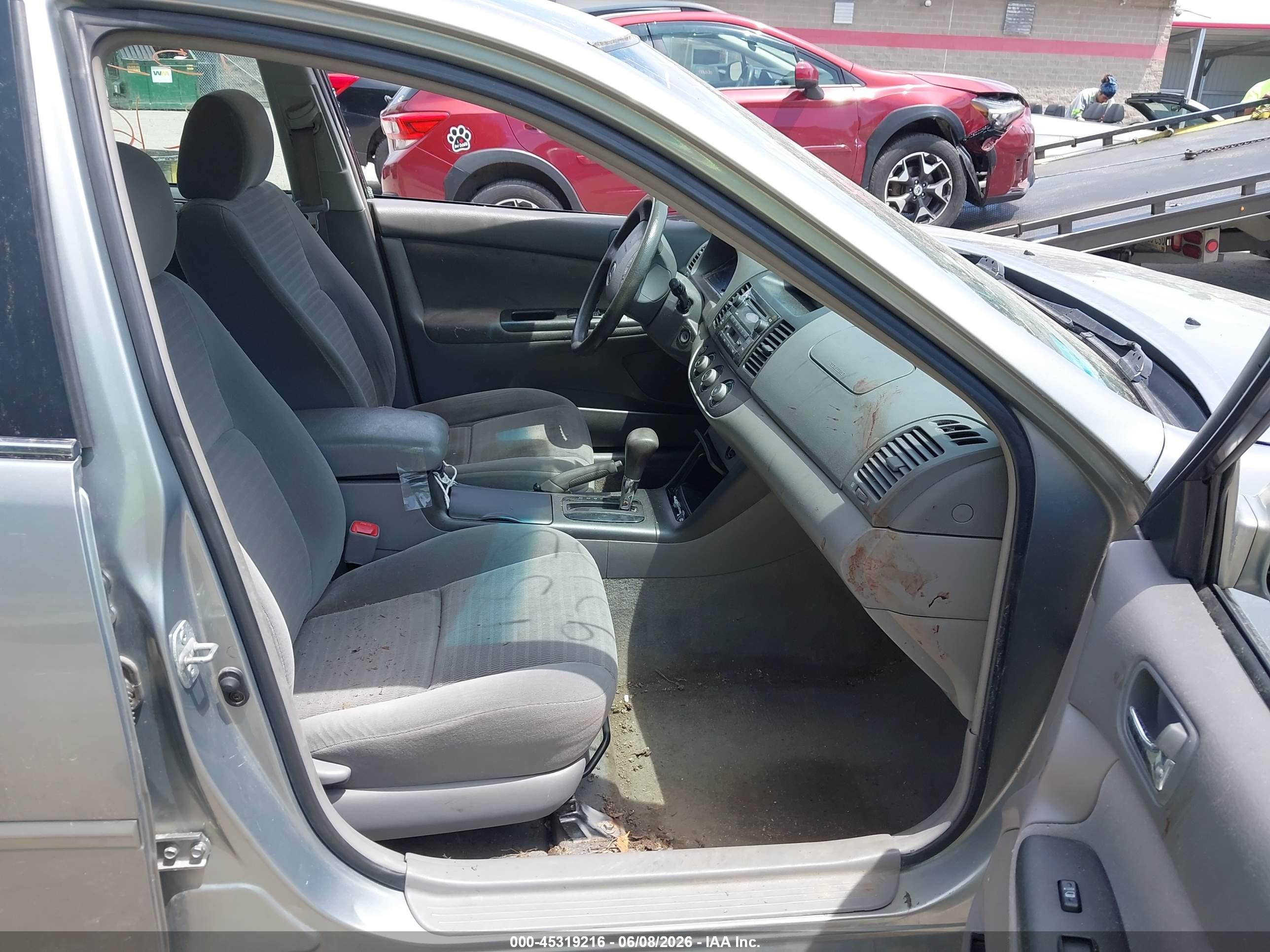2005 Toyota Camry Le Silver vin: 4T1BE32K95U542090
