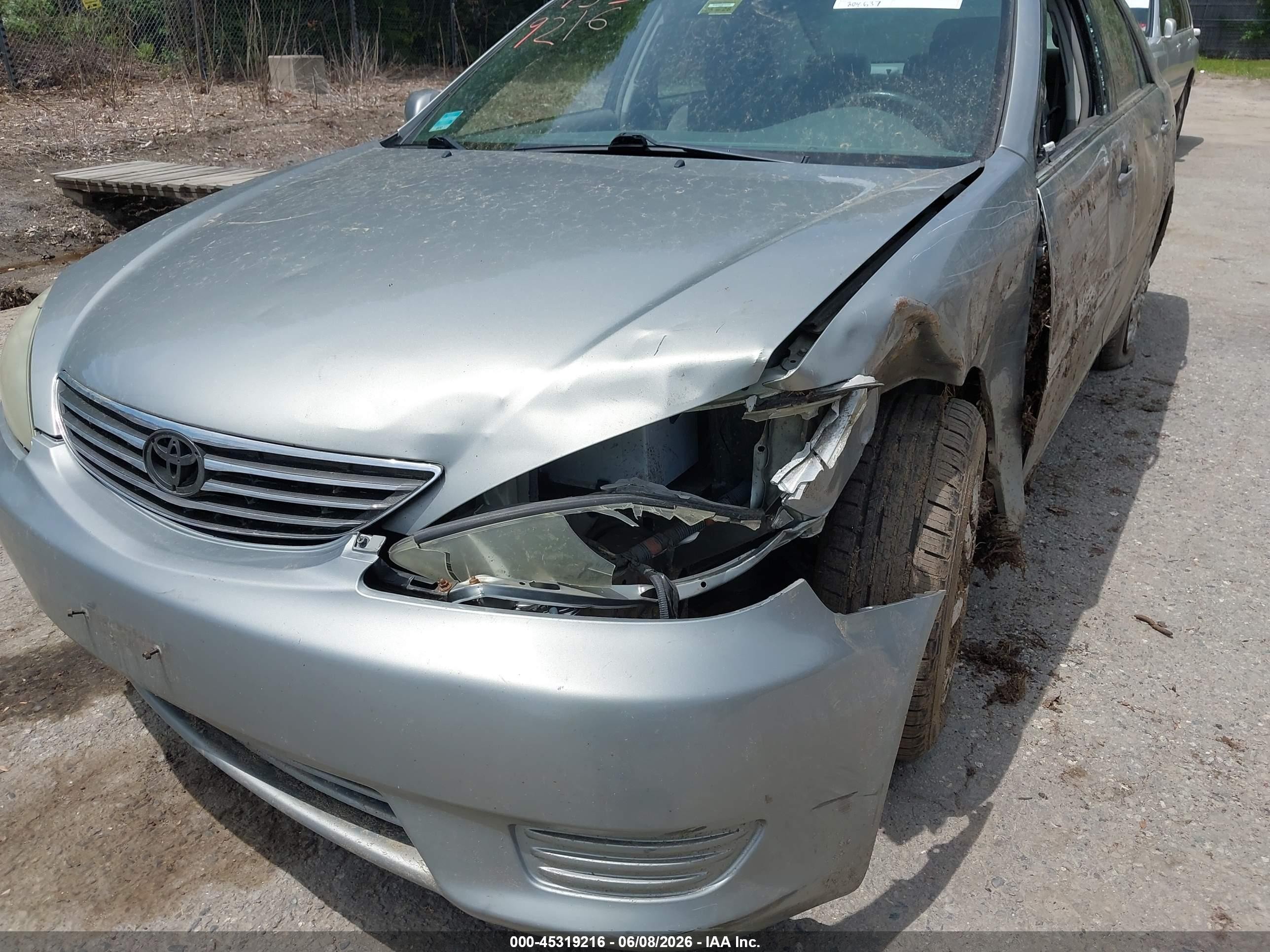 2005 Toyota Camry Le Silver vin: 4T1BE32K95U542090