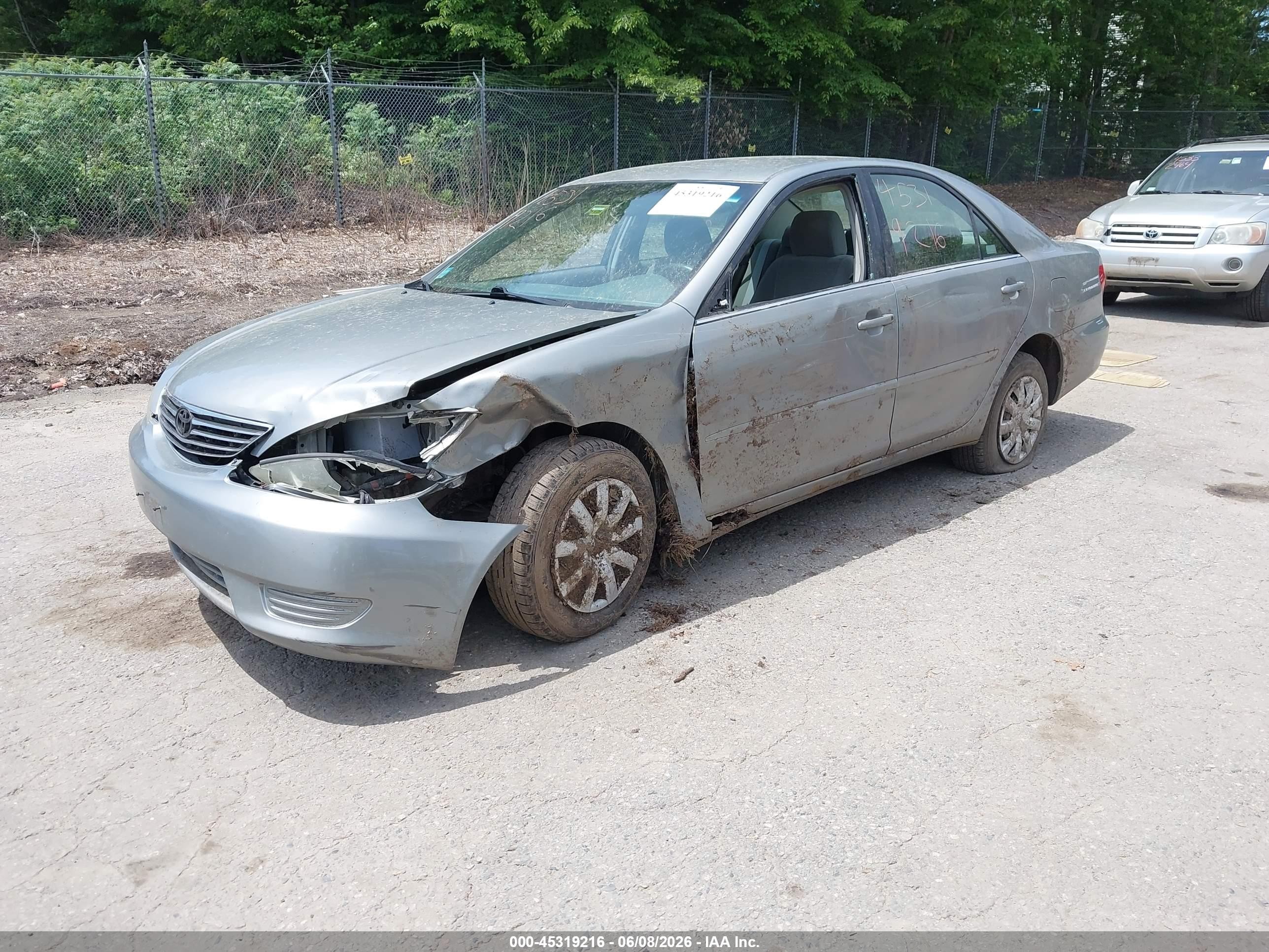 2005 Toyota Camry Le Silver vin: 4T1BE32K95U542090
