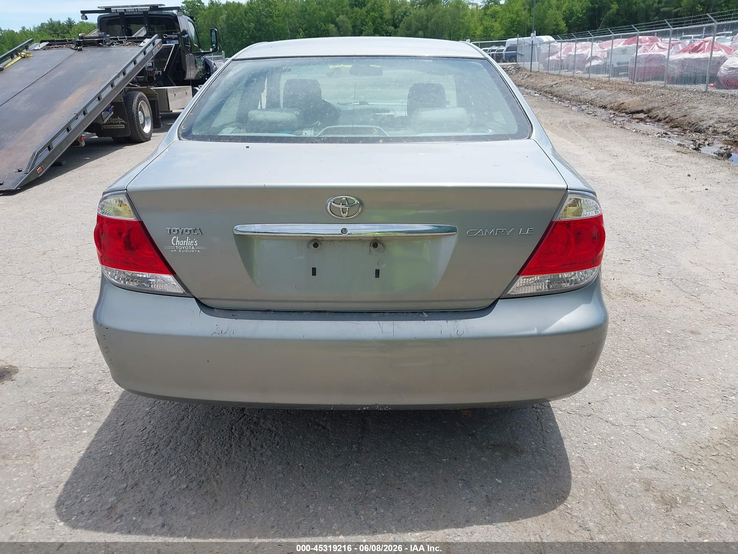 2005 Toyota Camry Le Silver vin: 4T1BE32K95U542090
