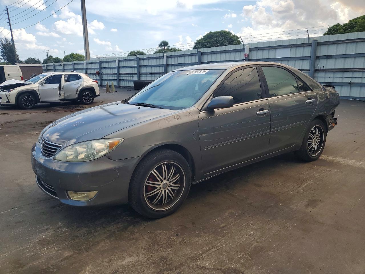 2005 Toyota Camry Xle Gray vin: 4T1BE32K95U544096