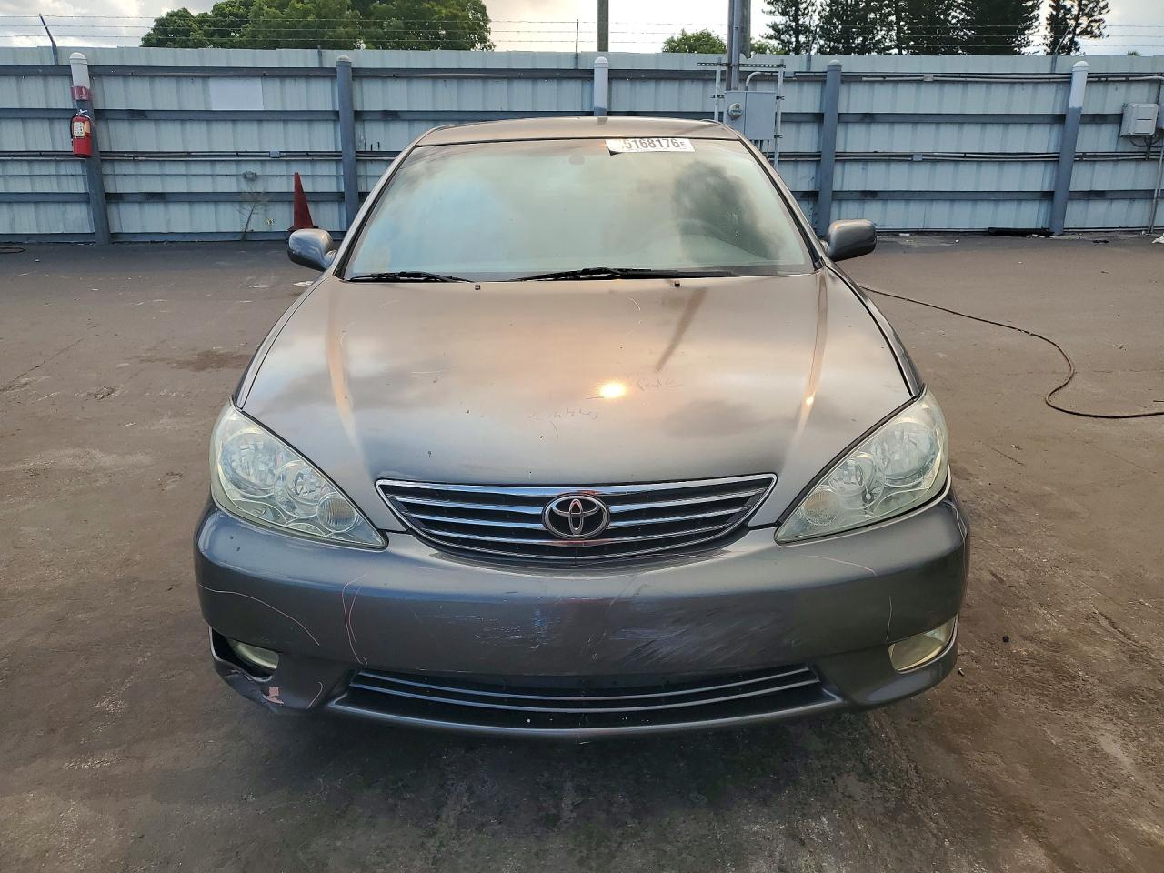 2005 Toyota Camry Xle Gray vin: 4T1BE32K95U544096