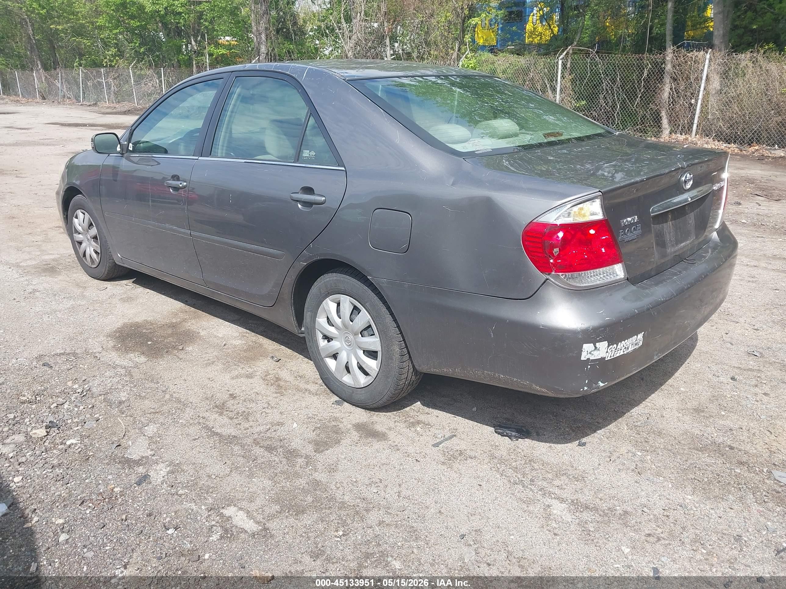 2005 Toyota Camry Le Серый vin: 4T1BE32K95U551422