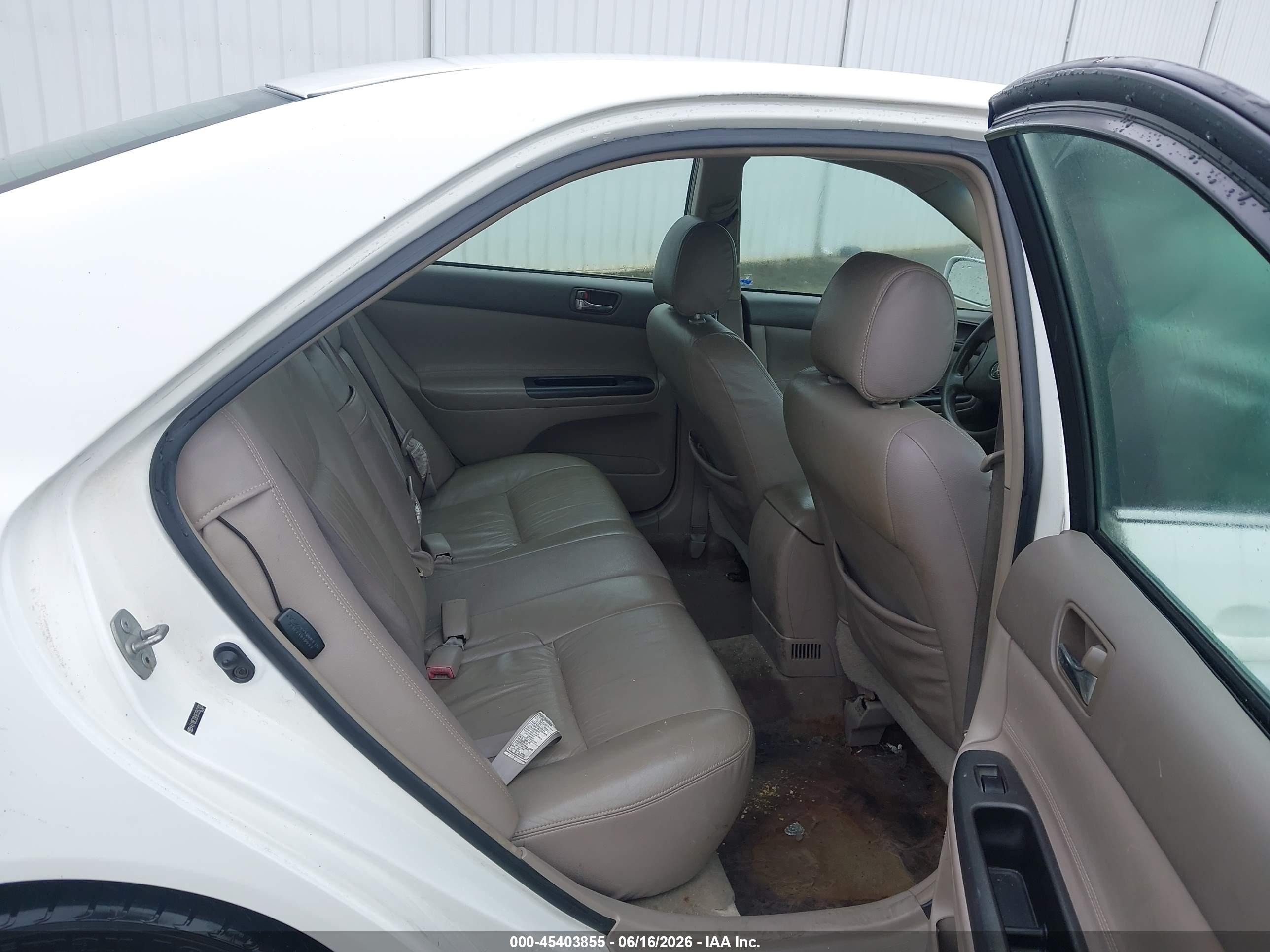 2005 Toyota Camry Le White vin: 4T1BE32K95U552120