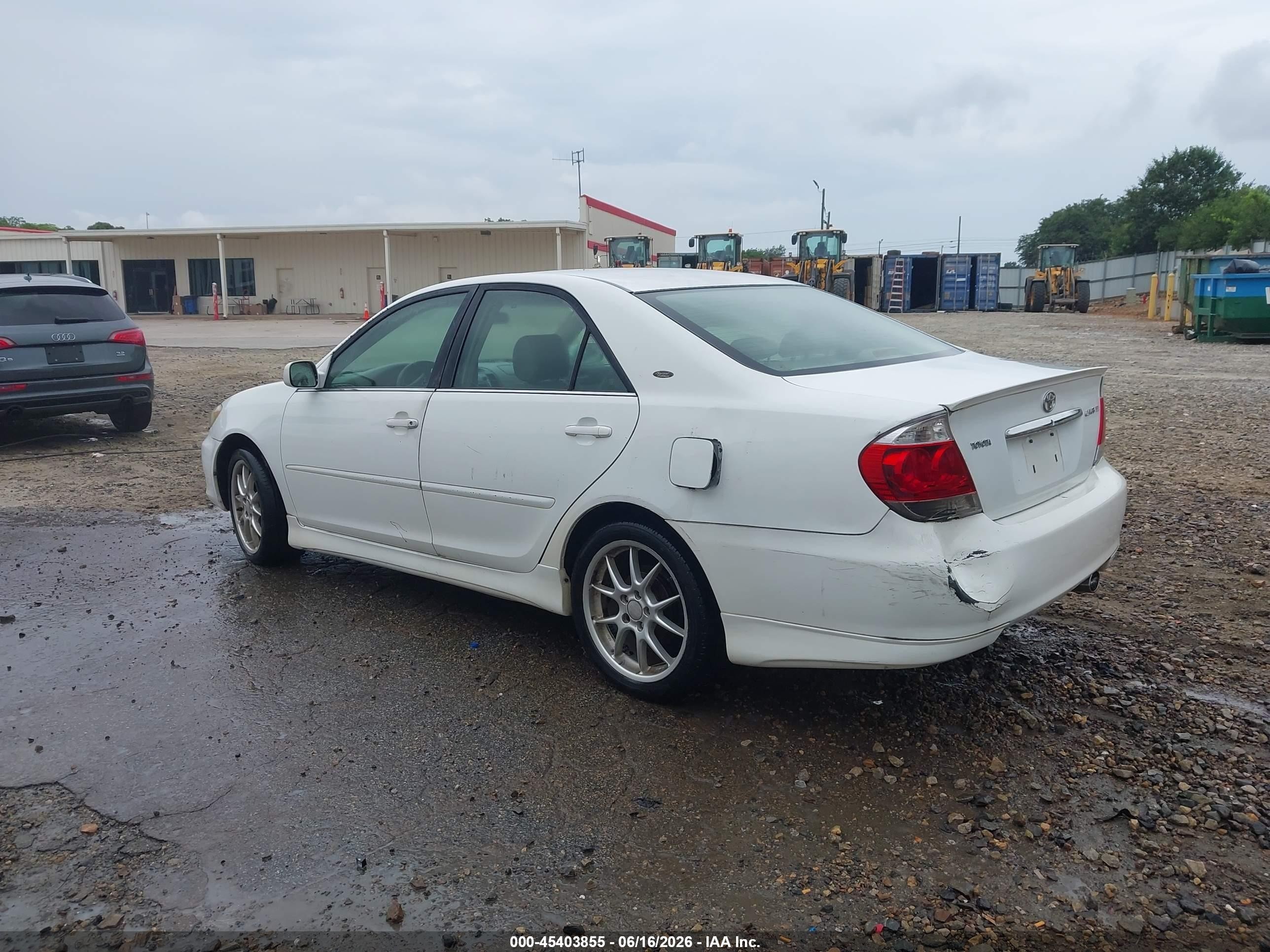 2005 Toyota Camry Le White vin: 4T1BE32K95U552120