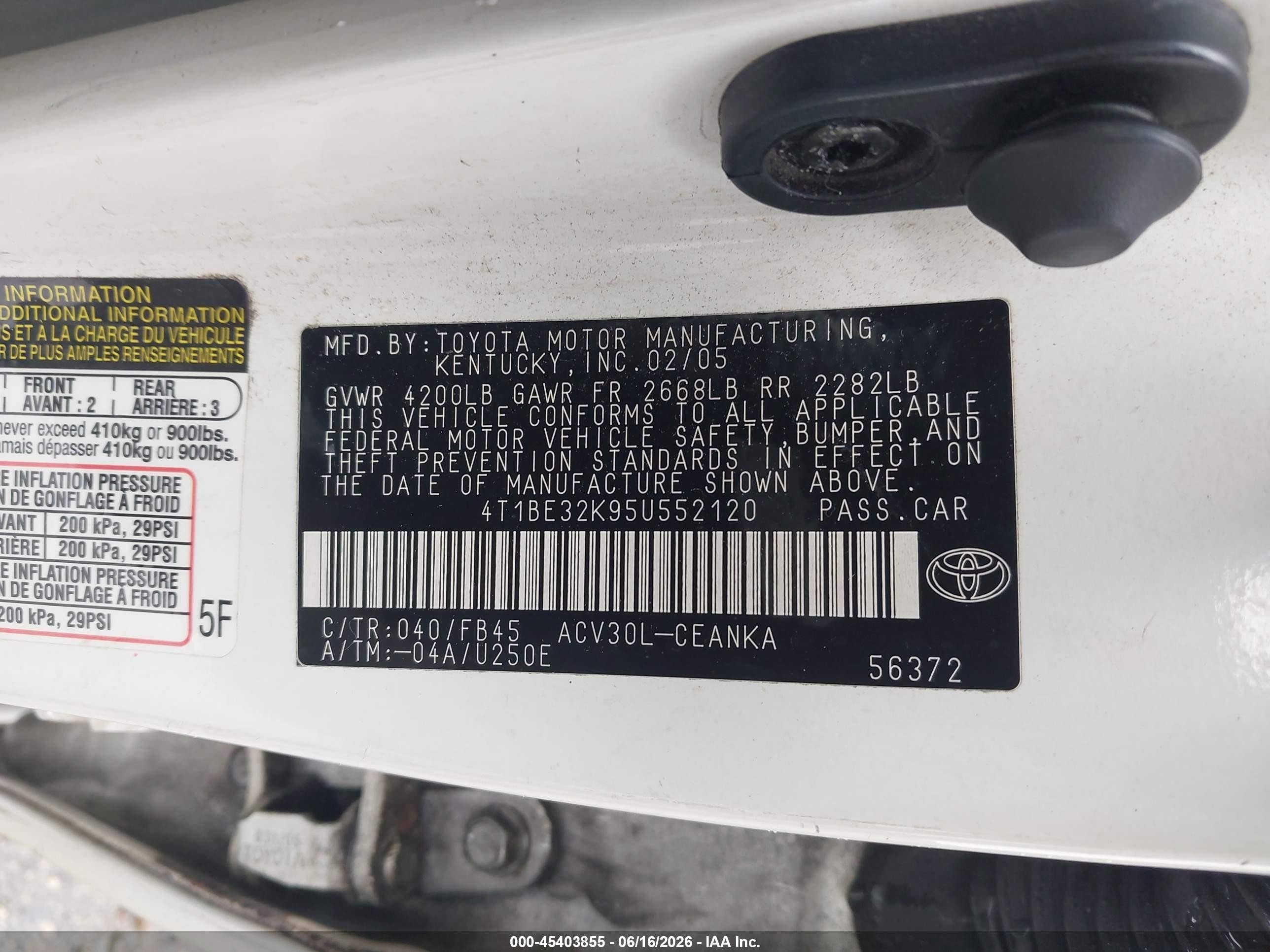 2005 Toyota Camry Le White vin: 4T1BE32K95U552120