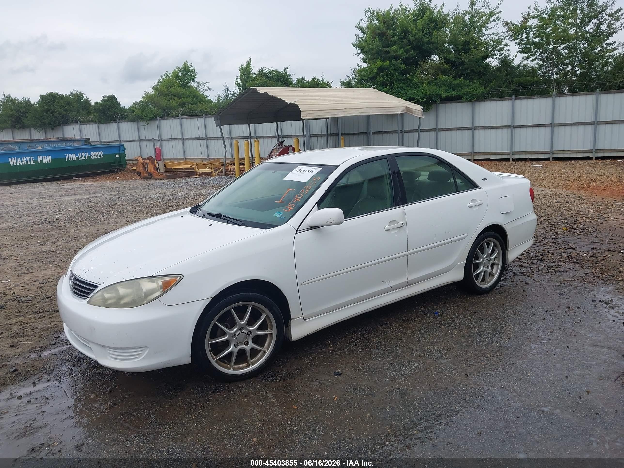 2005 Toyota Camry Le White vin: 4T1BE32K95U552120