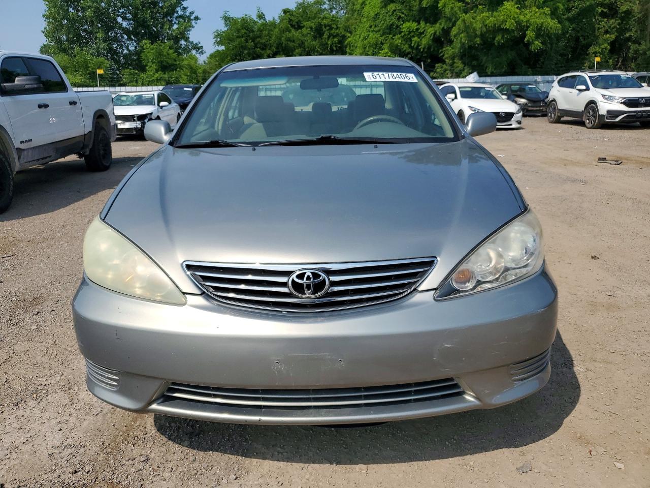 2005 Toyota Camry Standard Серебряный vin: 4T1BE32K95U553042