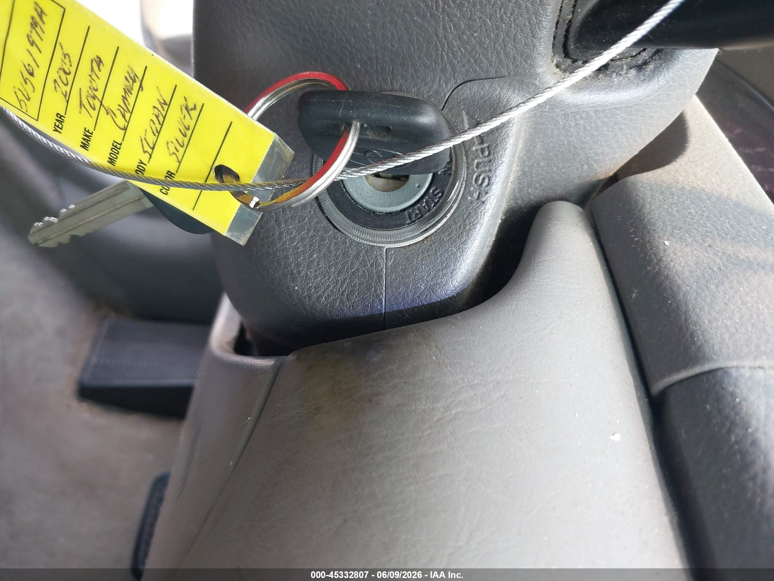 2005 Toyota Camry Le Silver vin: 4T1BE32K95U561979