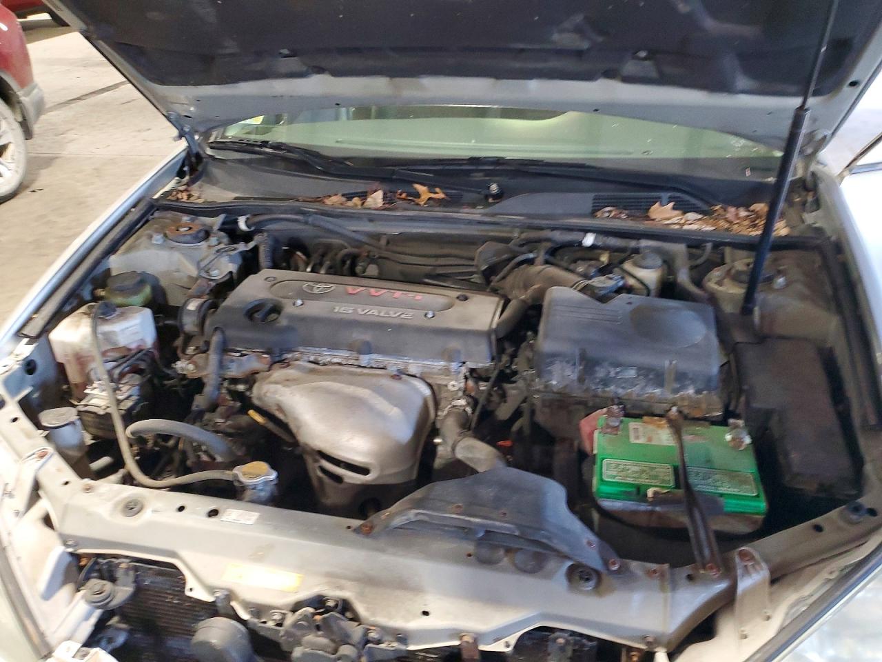 2005 Toyt Camry Silver vin: 4T1BE32K95U567331