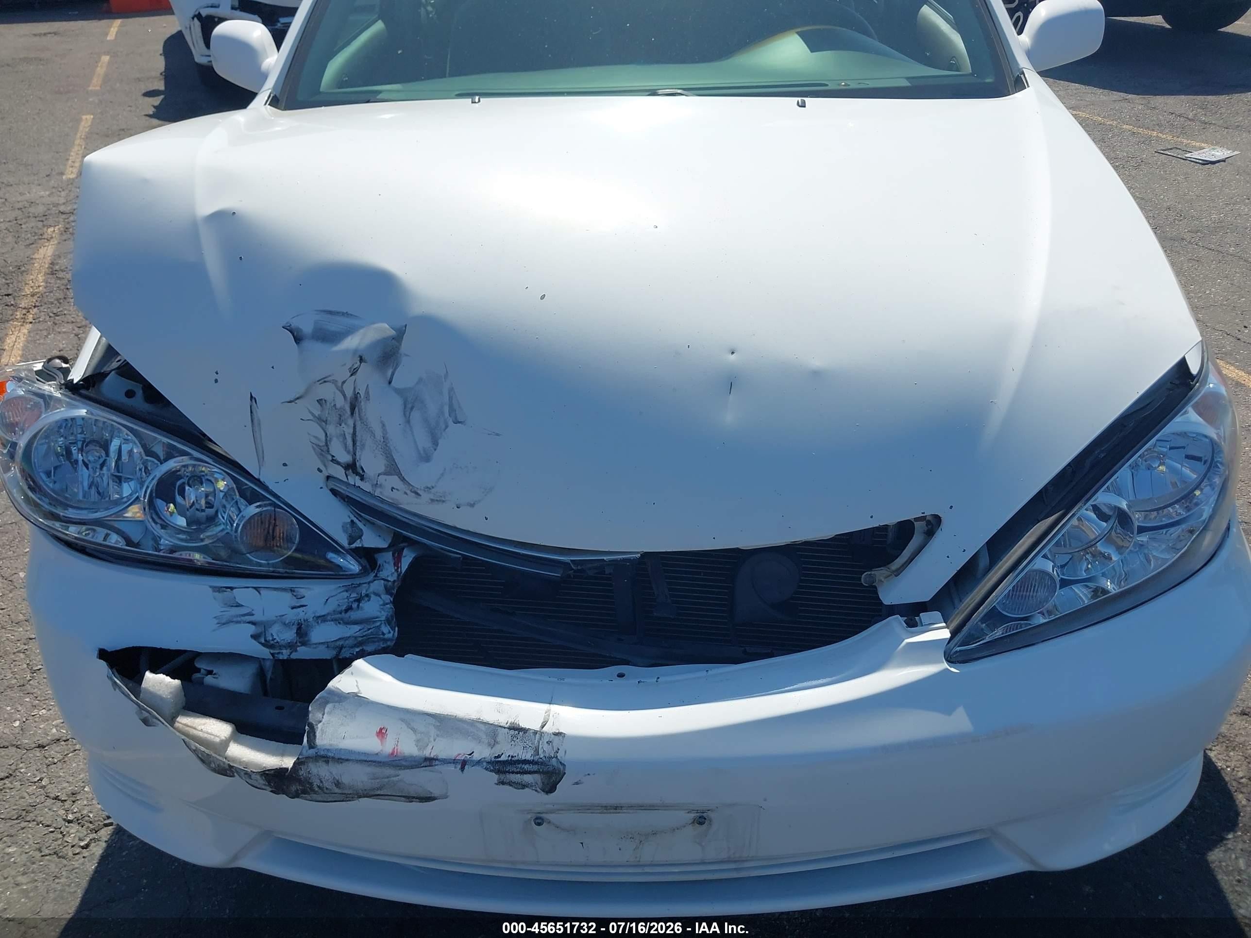 2005 Toyota Camry Le White vin: 4T1BE32K95U570990