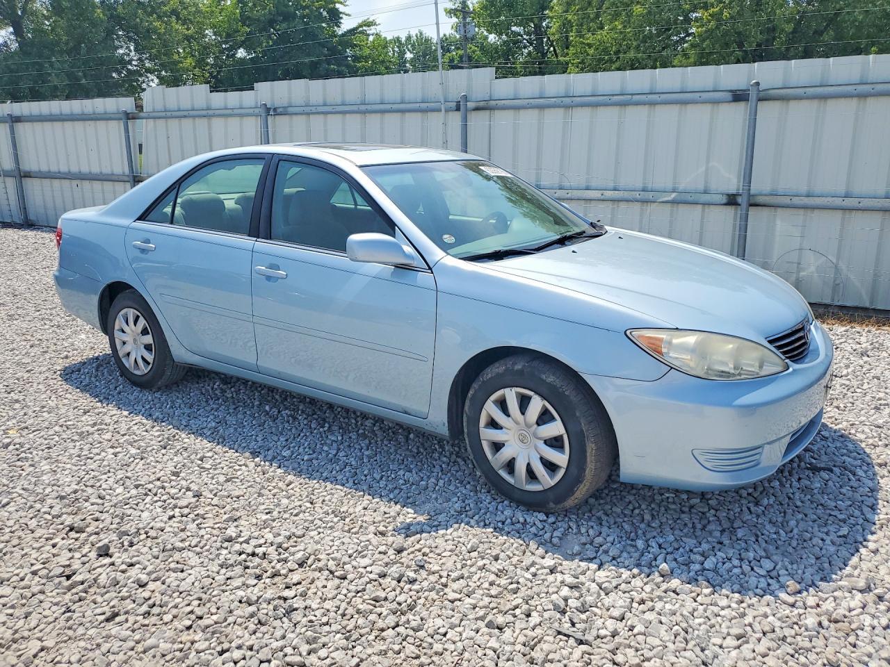 2005 Toyota Camry Le Blue vin: 4T1BE32K95U584243