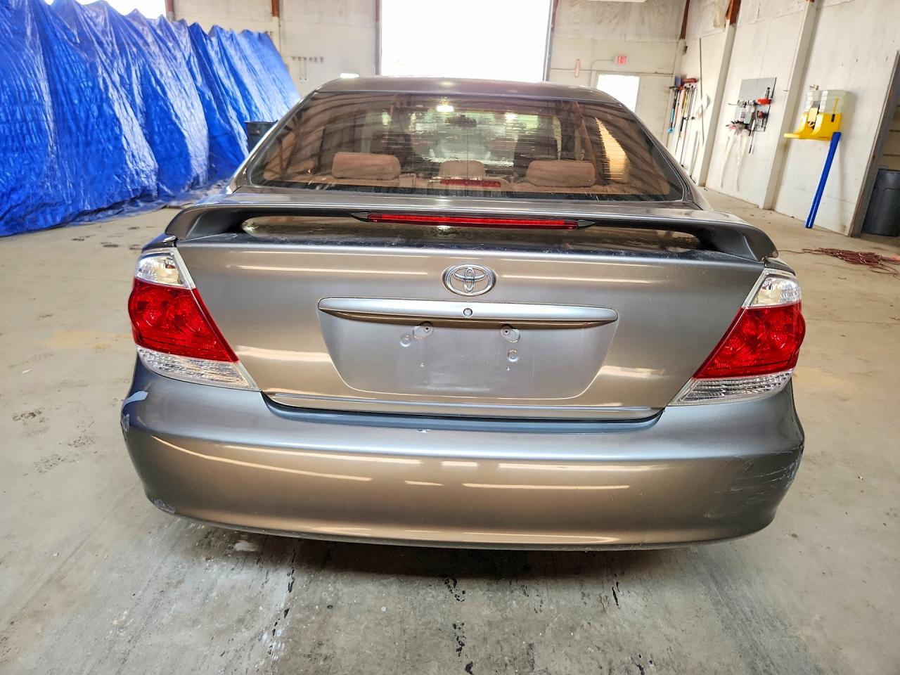 2005 Toyota Camry Le Серый vin: 4T1BE32K95U609108