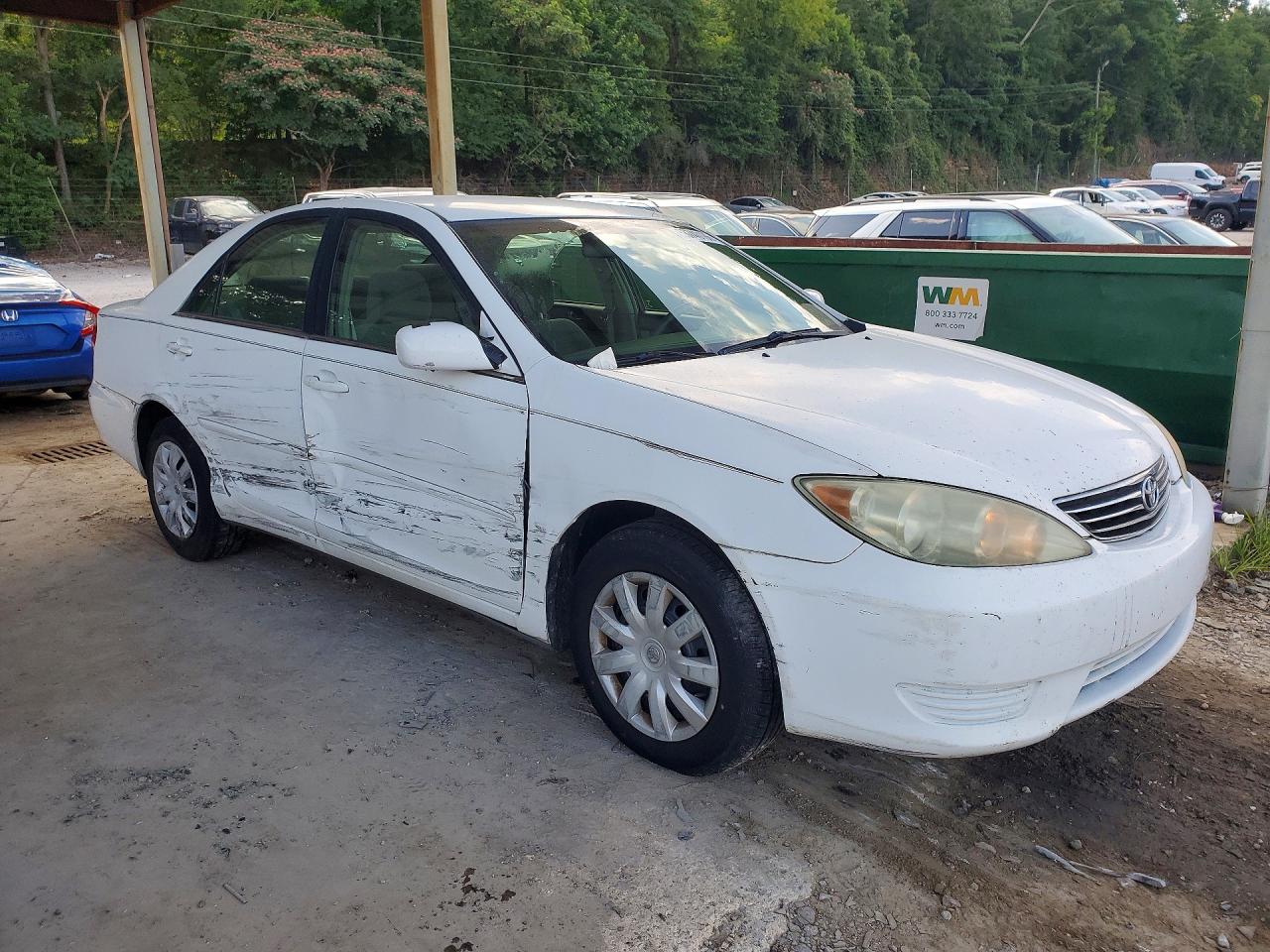 2005 Toyota Camry Le White vin: 4T1BE32K95U617953