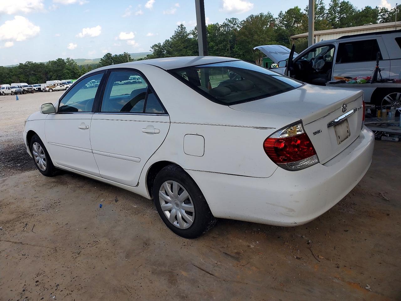 2005 Toyota Camry Le White vin: 4T1BE32K95U617953