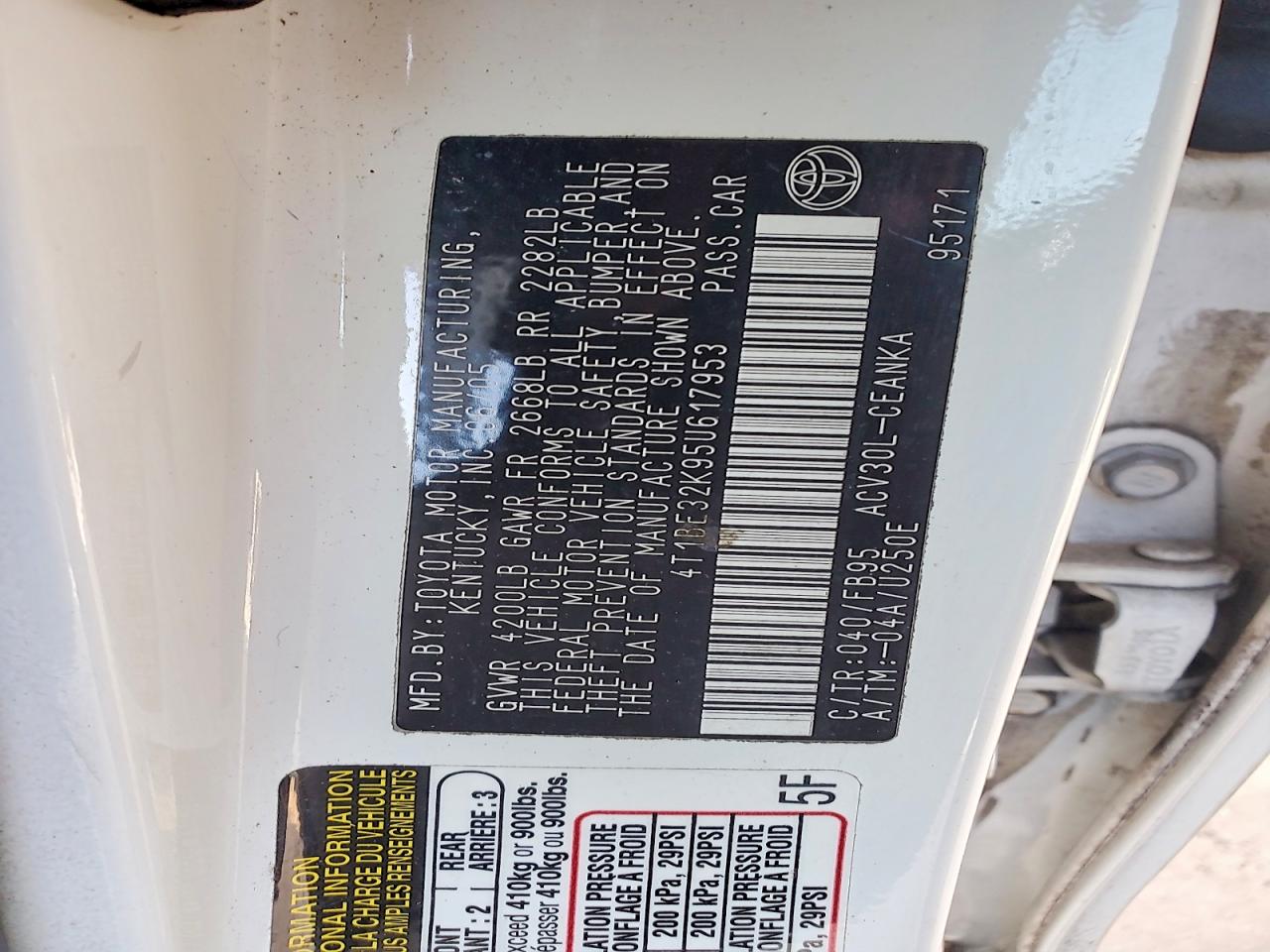2005 Toyota Camry Le White vin: 4T1BE32K95U617953
