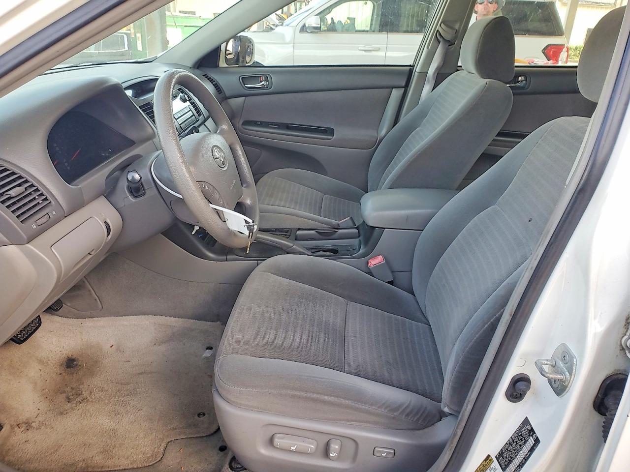 2005 Toyota Camry Le White vin: 4T1BE32K95U617953