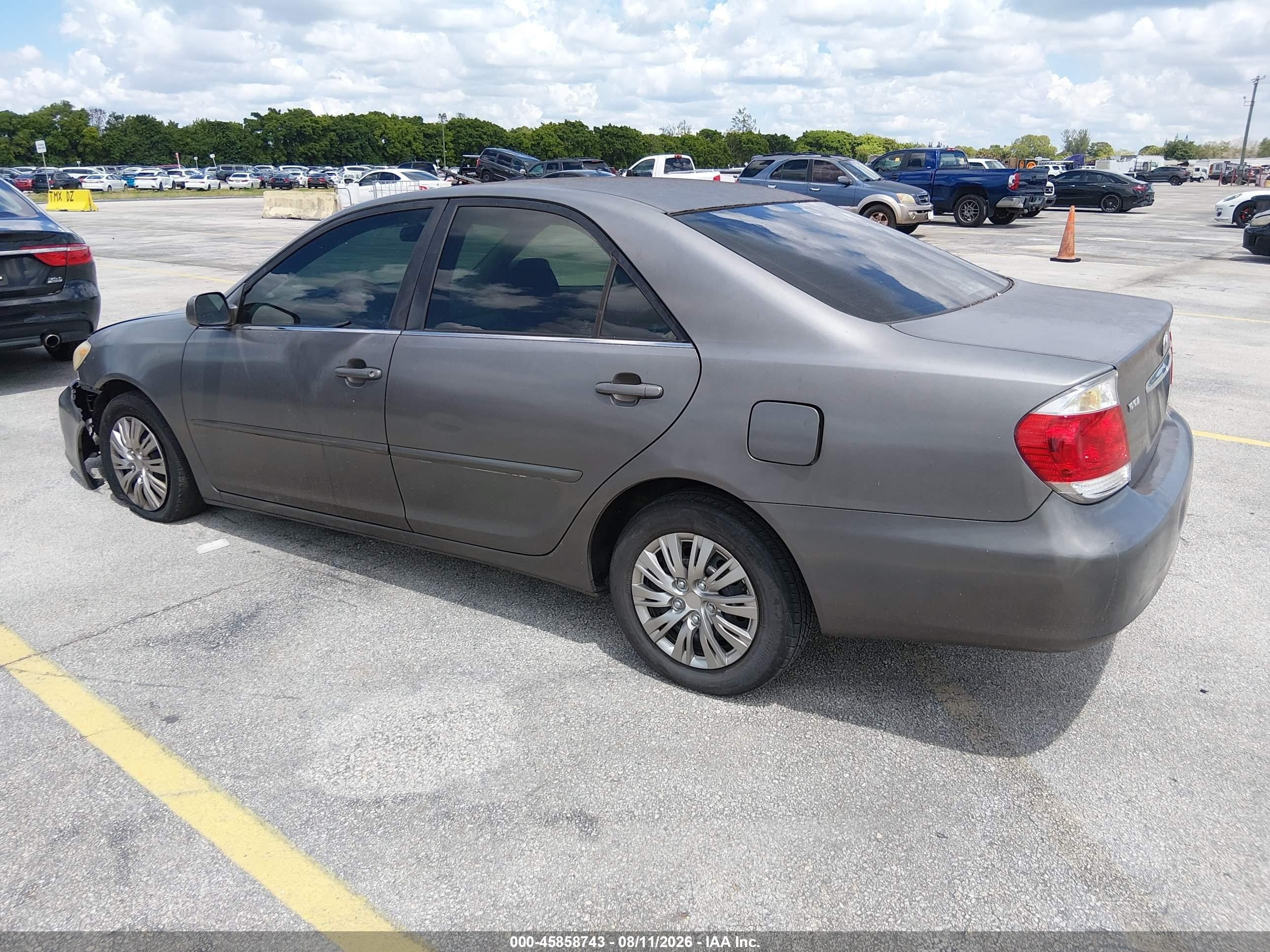 2005 Toyota Camry Le Gray vin: 4T1BE32K95U632792