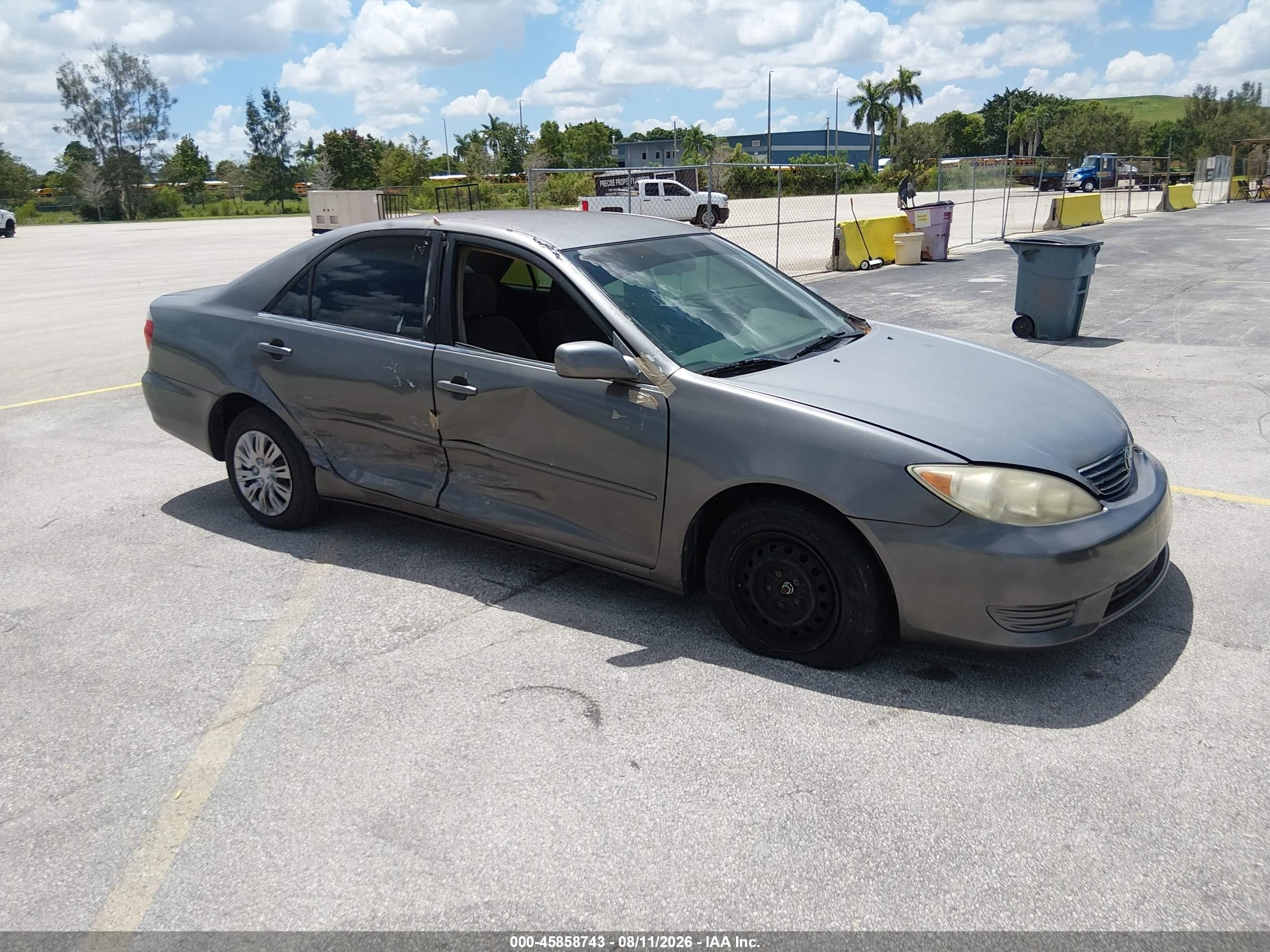 2005 Toyota Camry Le Gray vin: 4T1BE32K95U632792